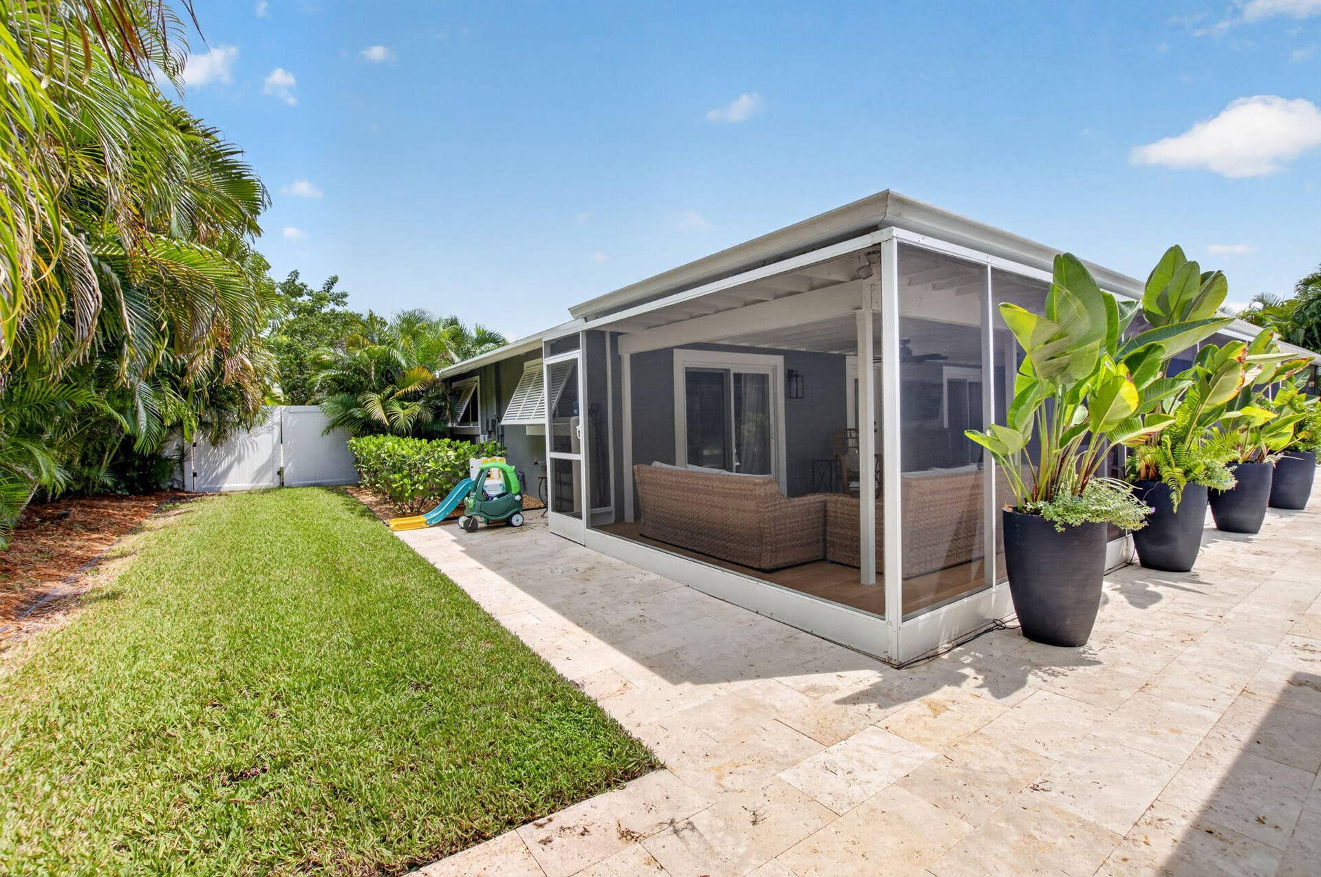 916 SW 36TH Court, Boynton Beach, FL 33435 66-web-or-mls-DSC_0550