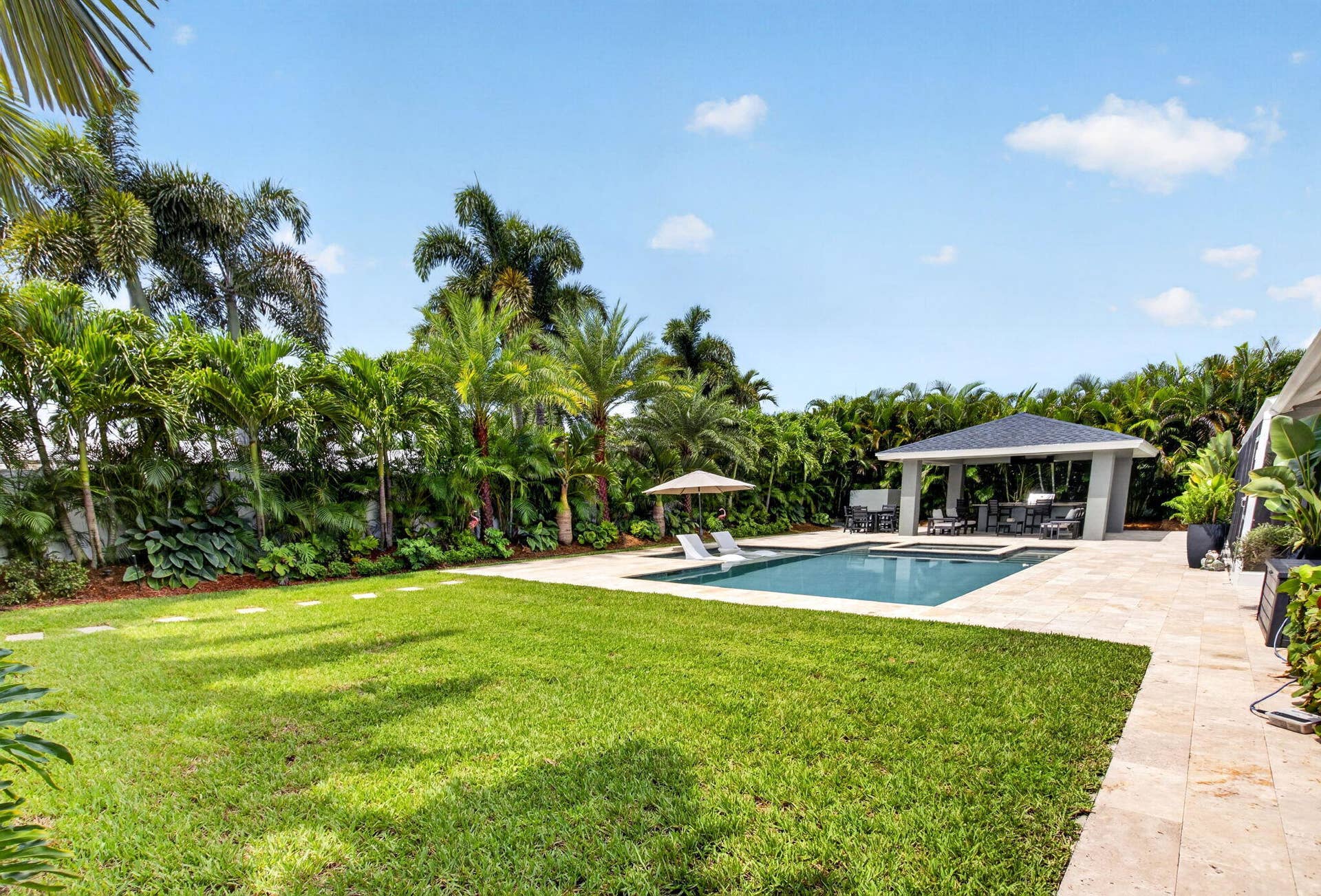 916 SW 36TH Court, Boynton Beach, FL 33435 67-web-or-mls-DSC_0560