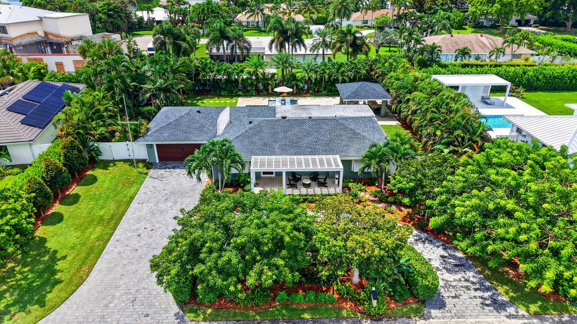 916 SW 36TH Court, Boynton Beach, FL 33435 68-web-or-mls-DJI_20260902122314_0825_D
