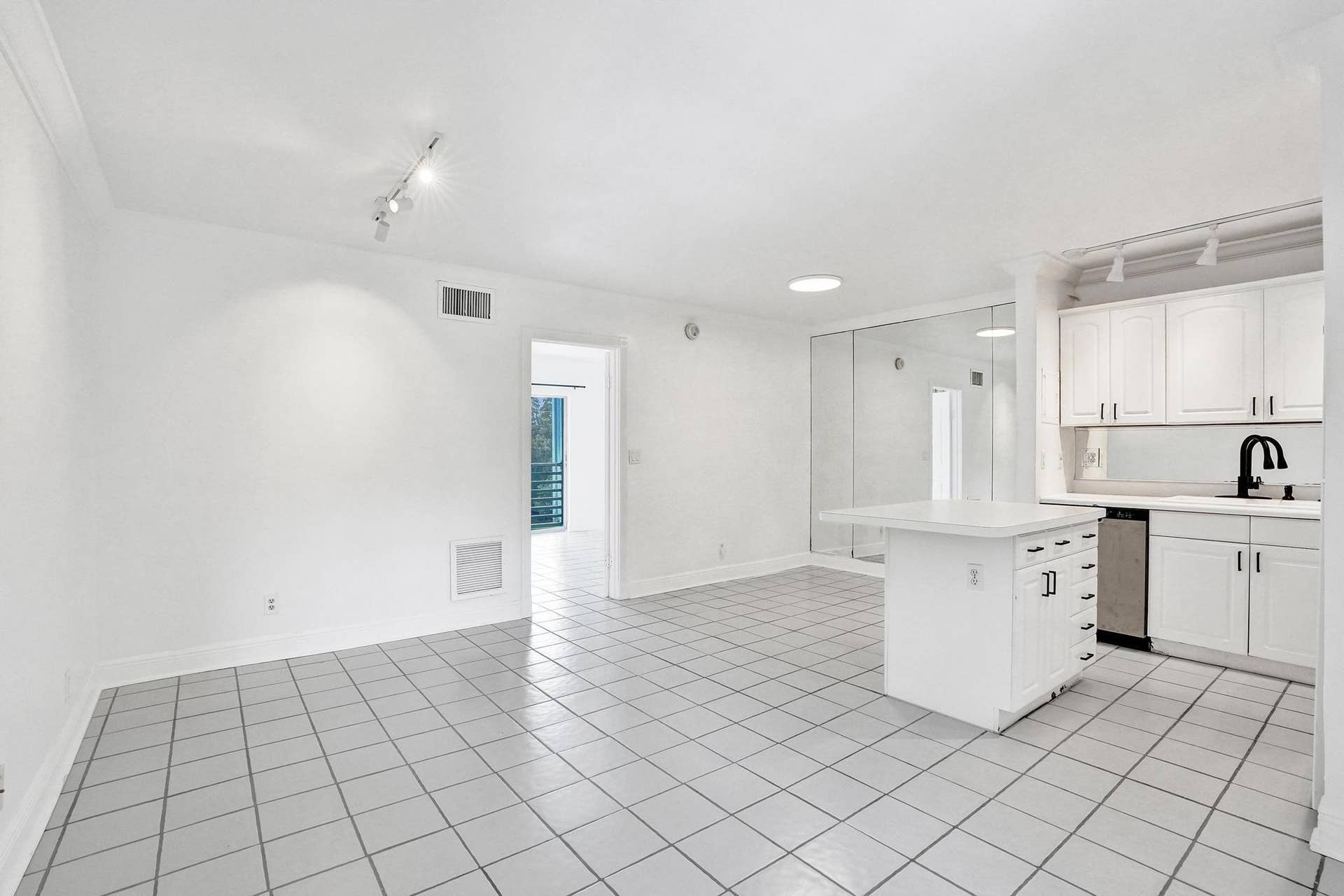 1407 NE 56TH Street, #309, Fort Lauderdale, FL 33334 DSC09821