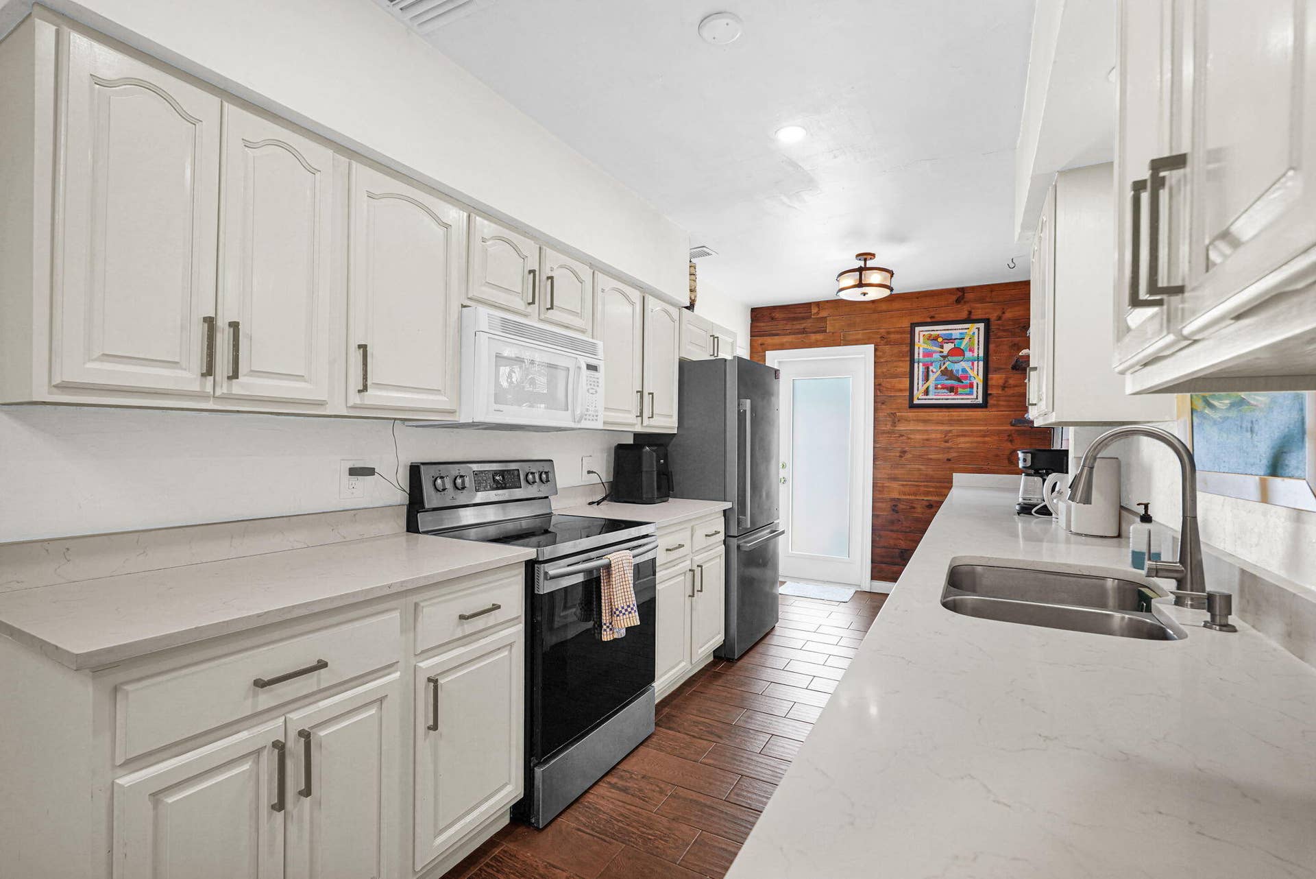 300 S Riverside Drive, Pompano Beach, FL 33062 29-web-or-mls-DSC06106