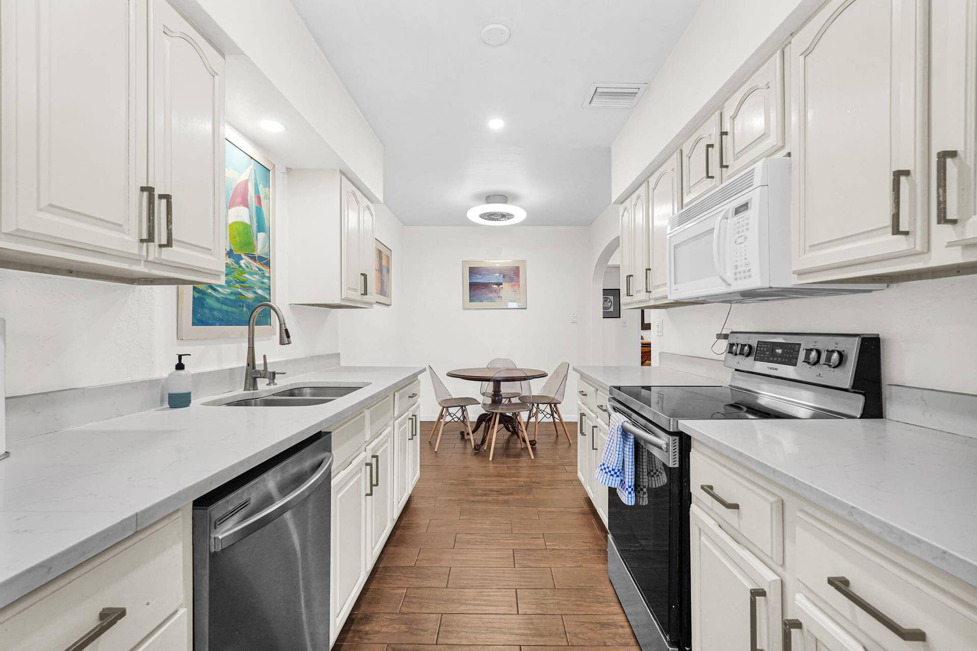 300 S Riverside Drive, Pompano Beach, FL 33062 32-web-or-mls-DSC06161