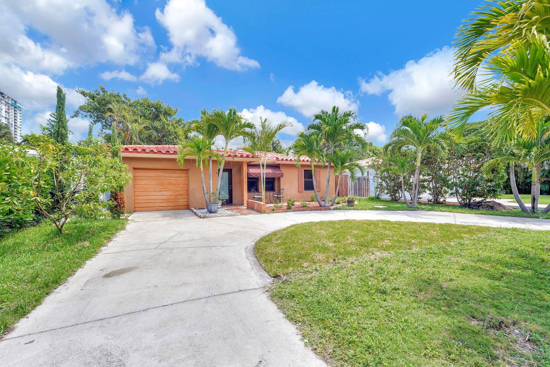 300 S Riverside Drive, Pompano Beach, FL 33062 1-web-or-mls-DSC05285
