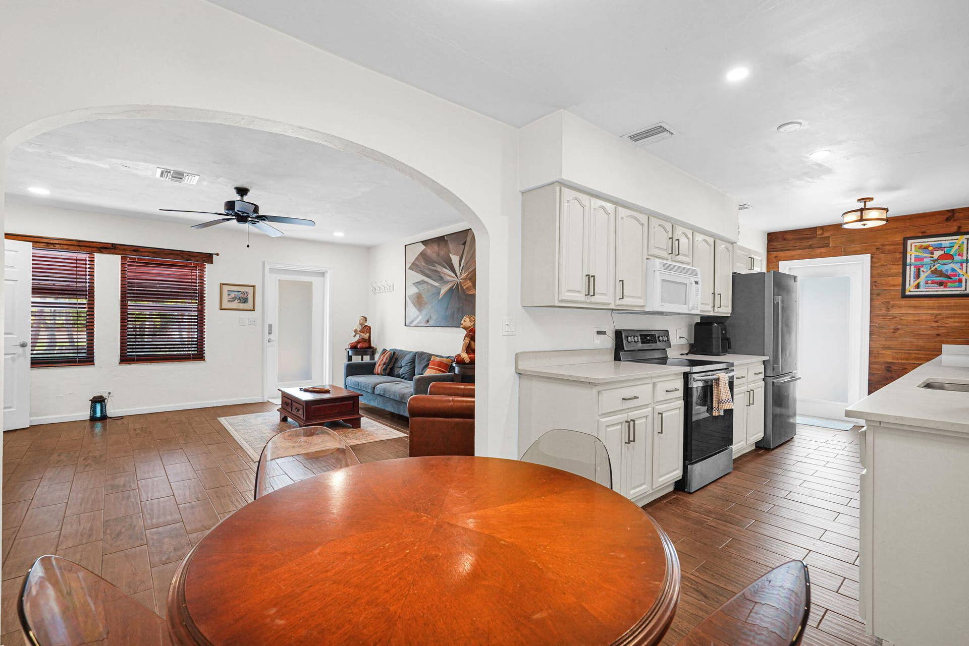 300 S Riverside Drive, Pompano Beach, FL 33062 28-web-or-mls-DSC06091