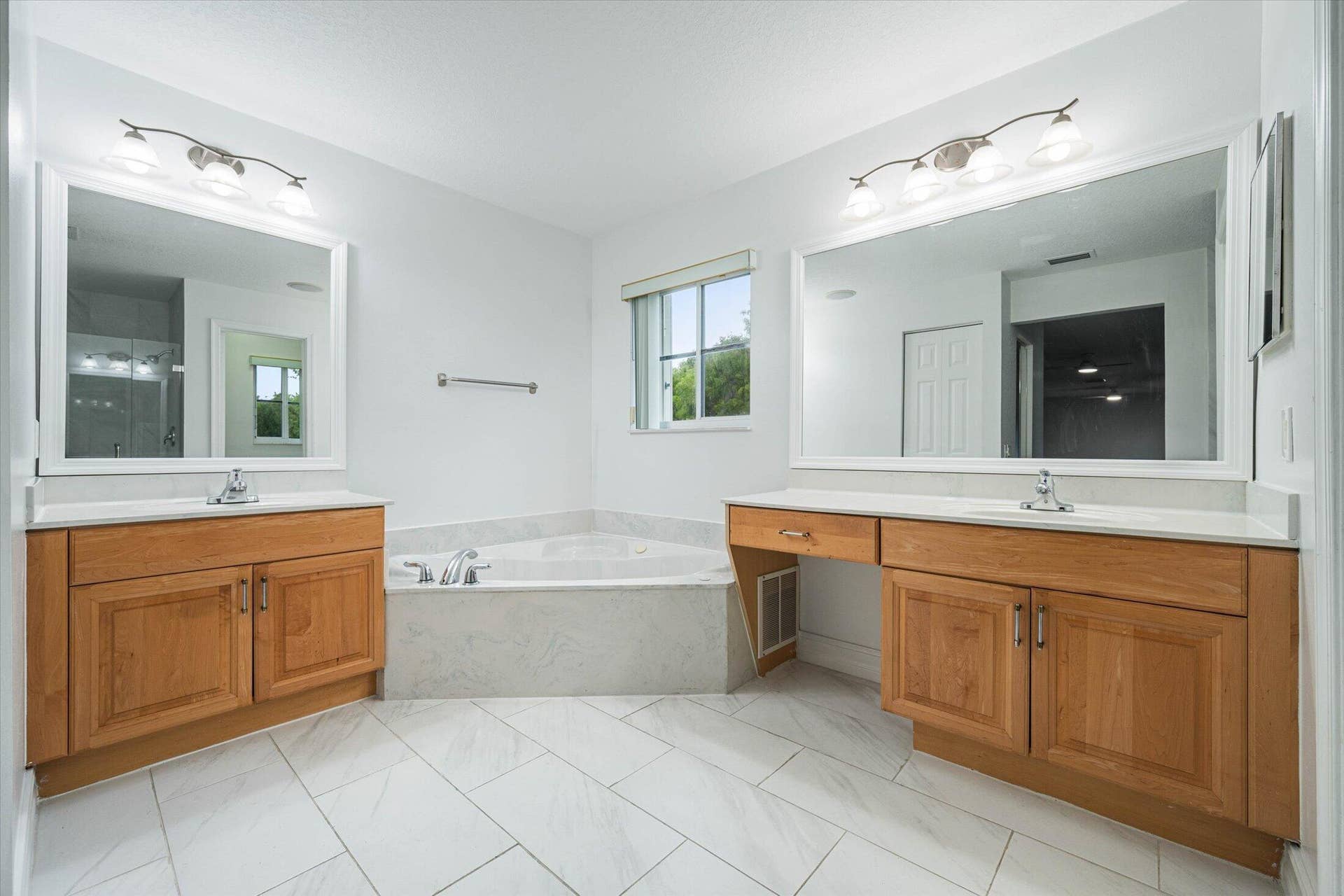35-890 Hawthorn Terrace, Weston-36