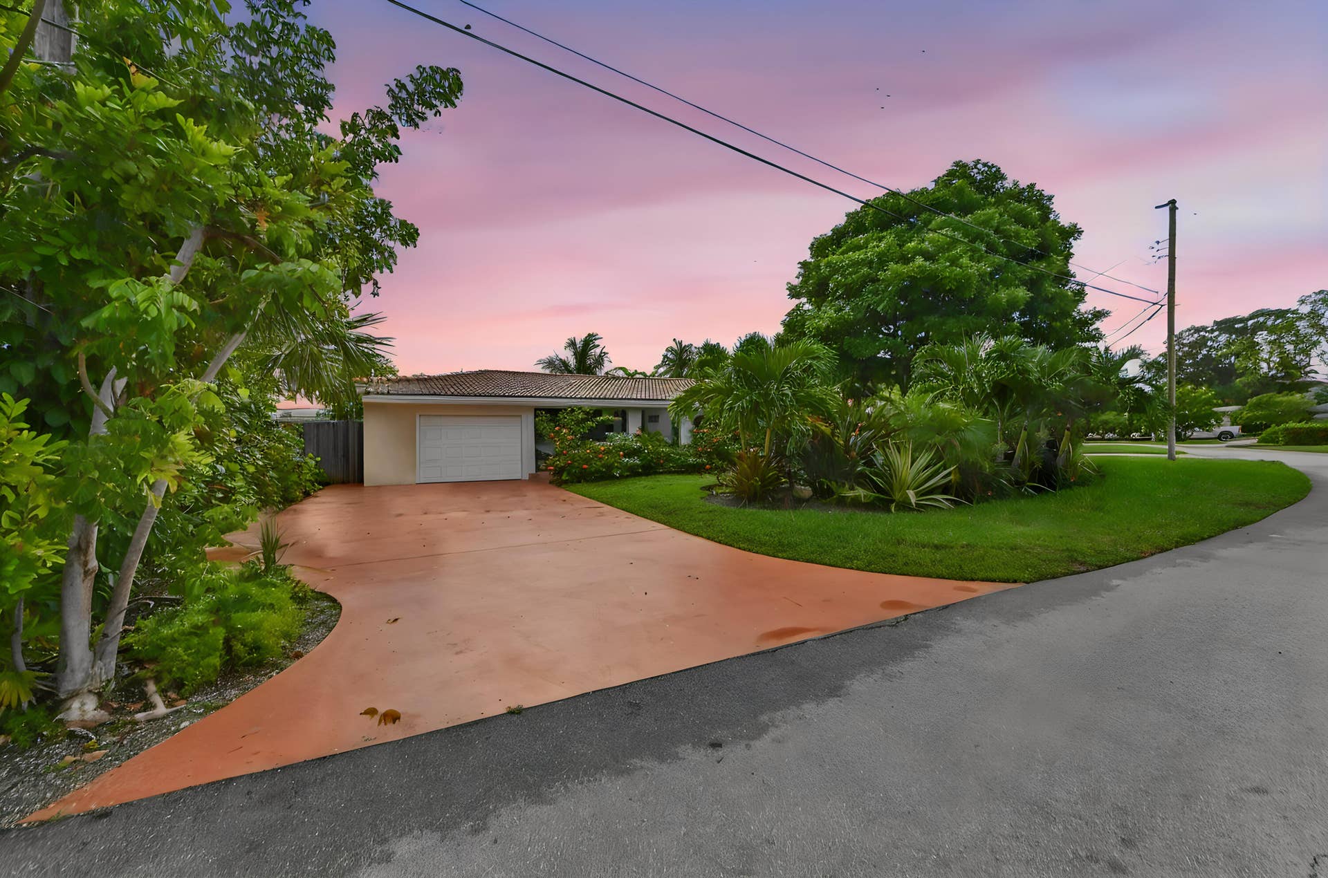 1513 NE 28th Drive, Wilton Manors, FL 33334 01-Front-01_TW
