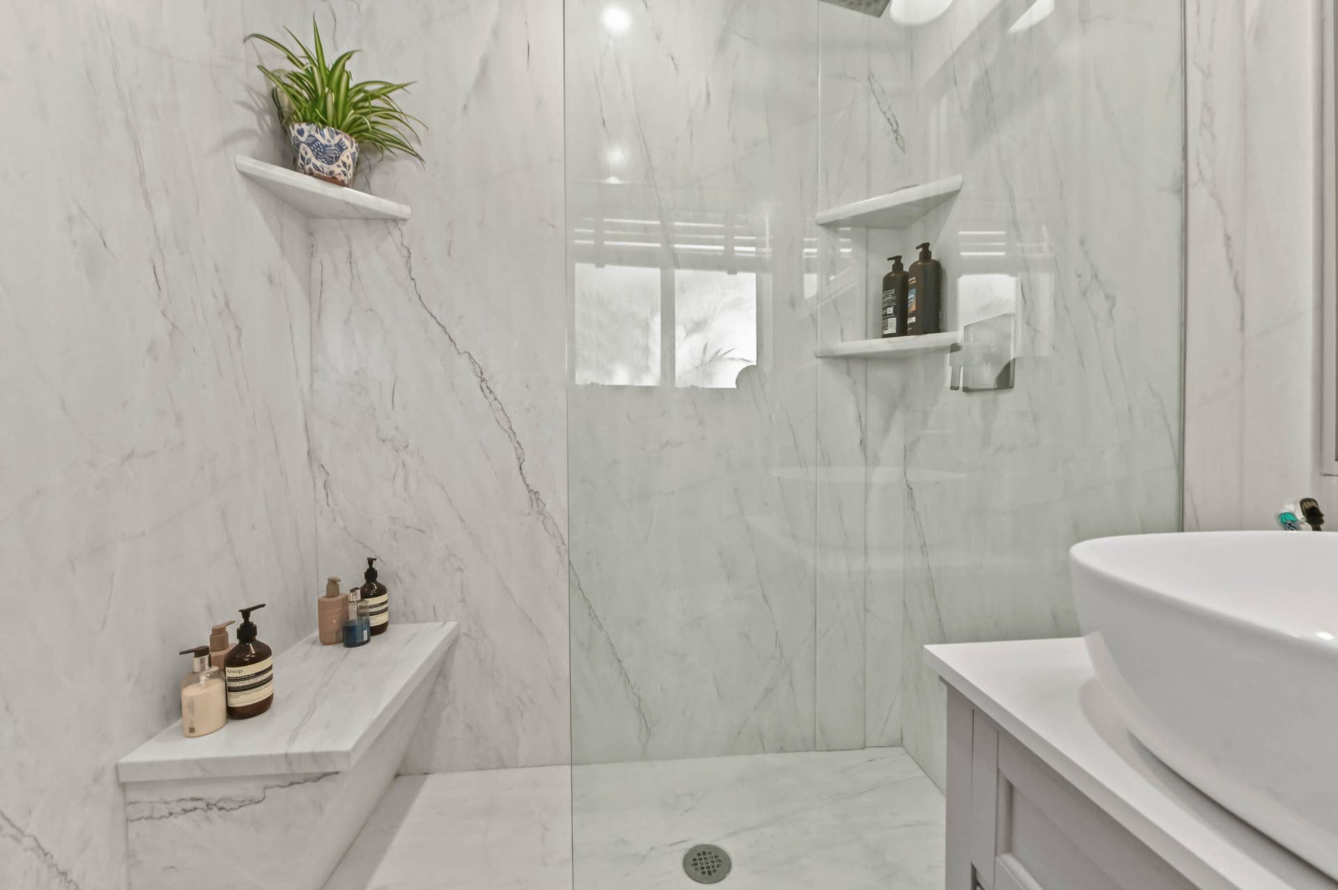 1513 NE 28th Drive, Wilton Manors, FL 33334 27 Bathroom 03