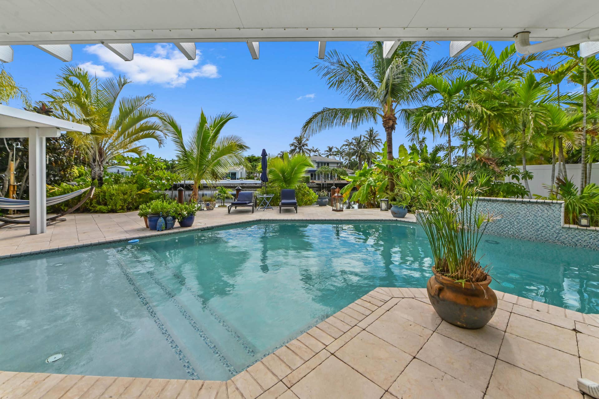1513 NE 28th Drive, Wilton Manors, FL 33334 32 pool 04