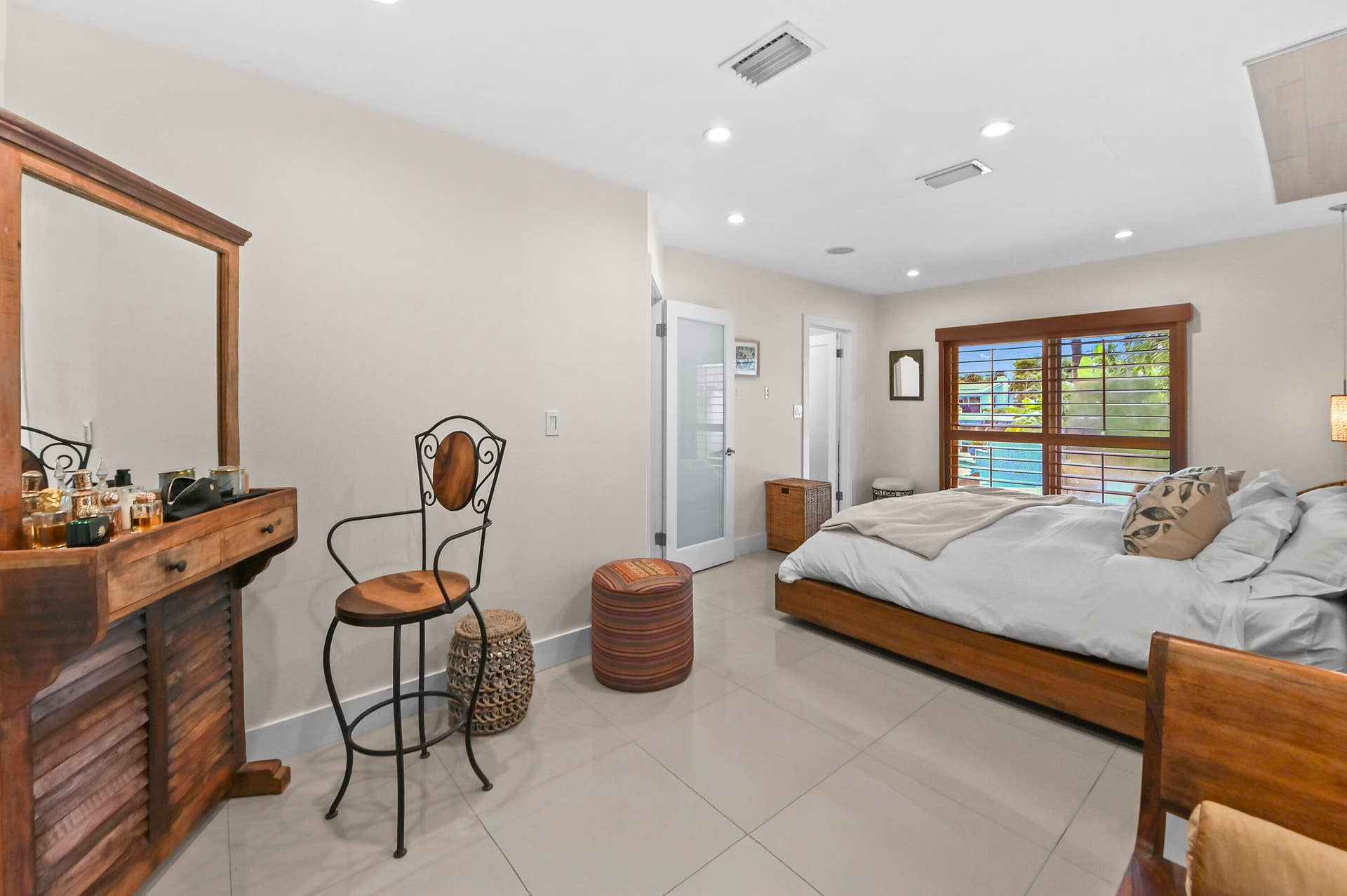 1513 NE 28th Drive, Wilton Manors, FL 33334 25 Bedroom 05