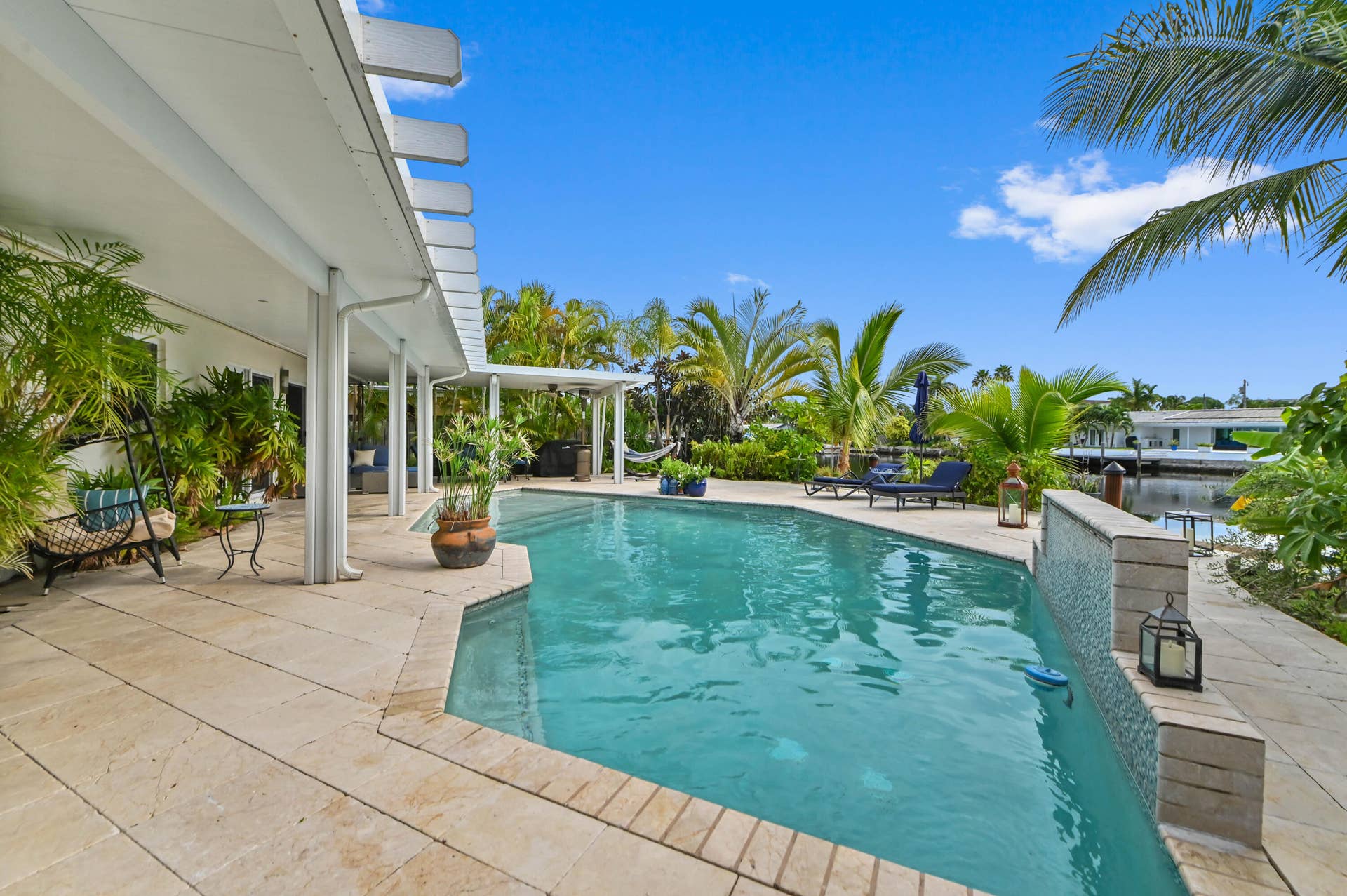 1513 NE 28th Drive, Wilton Manors, FL 33334 28 pool 01