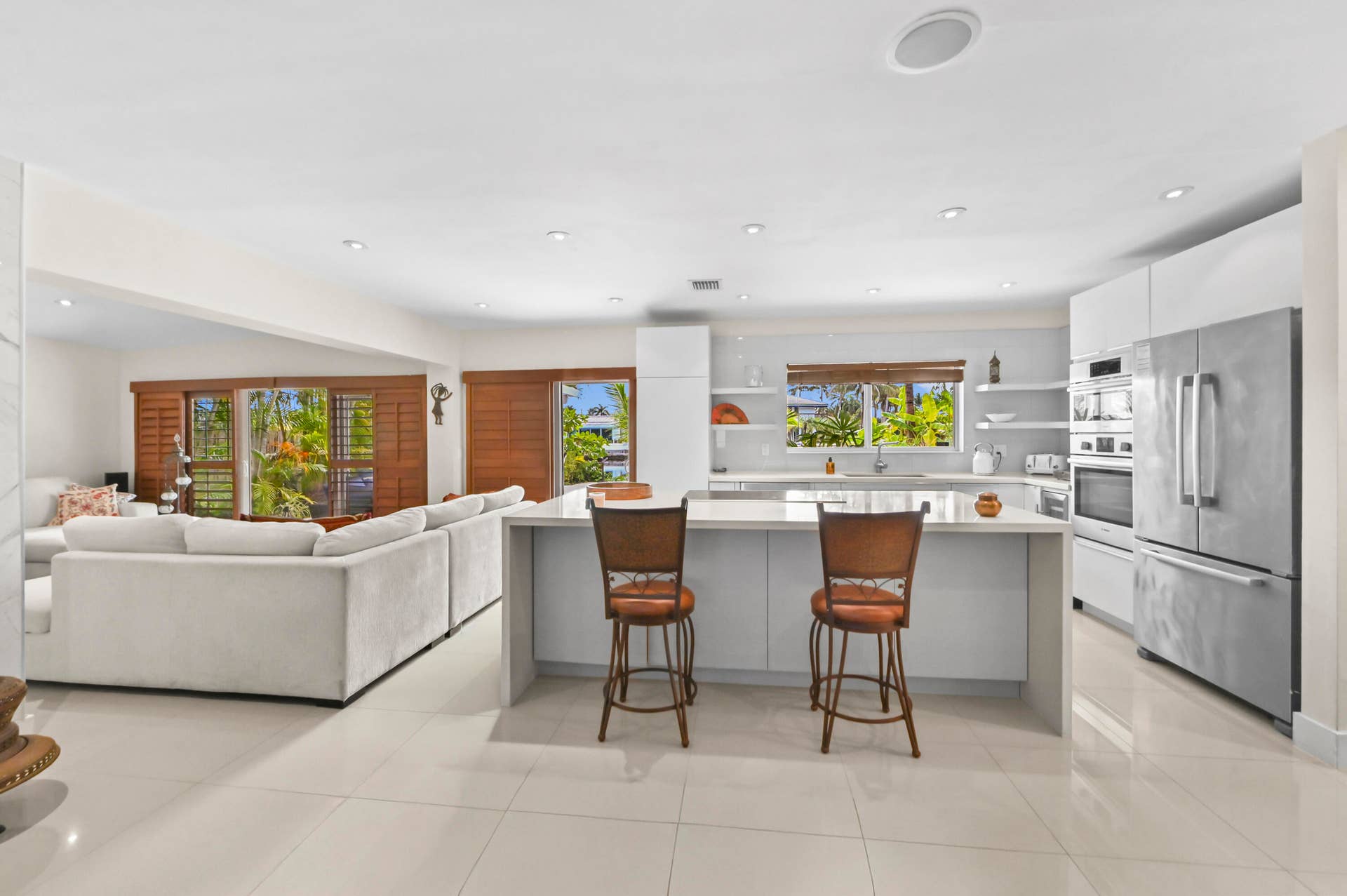 1513 NE 28th Drive, Wilton Manors, FL 33334 10 Kitchen 01