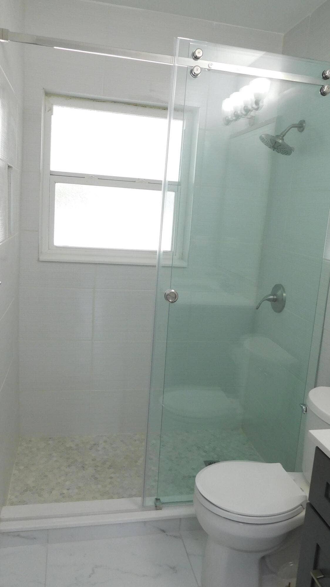258 NE 22ND Street, Delray Beach, FL 33444 2nd bathroom