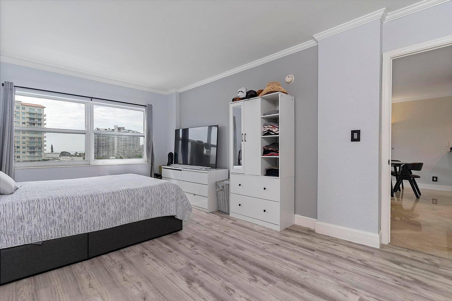 2900 NE 30th St - # 8J - 133