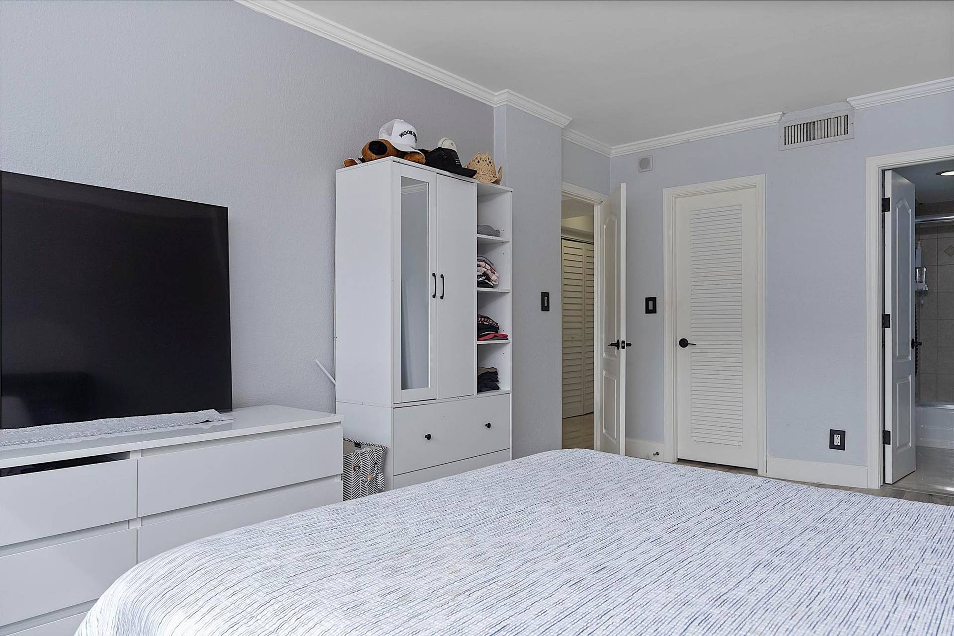 2900 NE 30th St - # 8J - 135