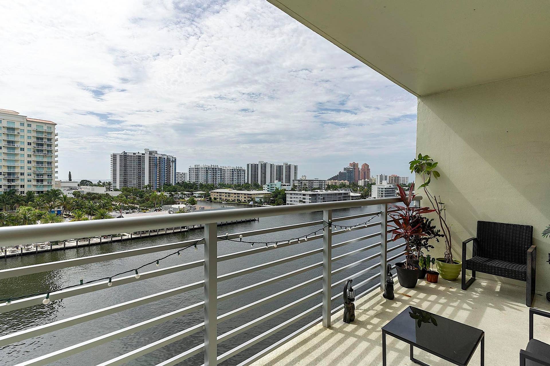 2900 NE 30th St - # 8J - 140