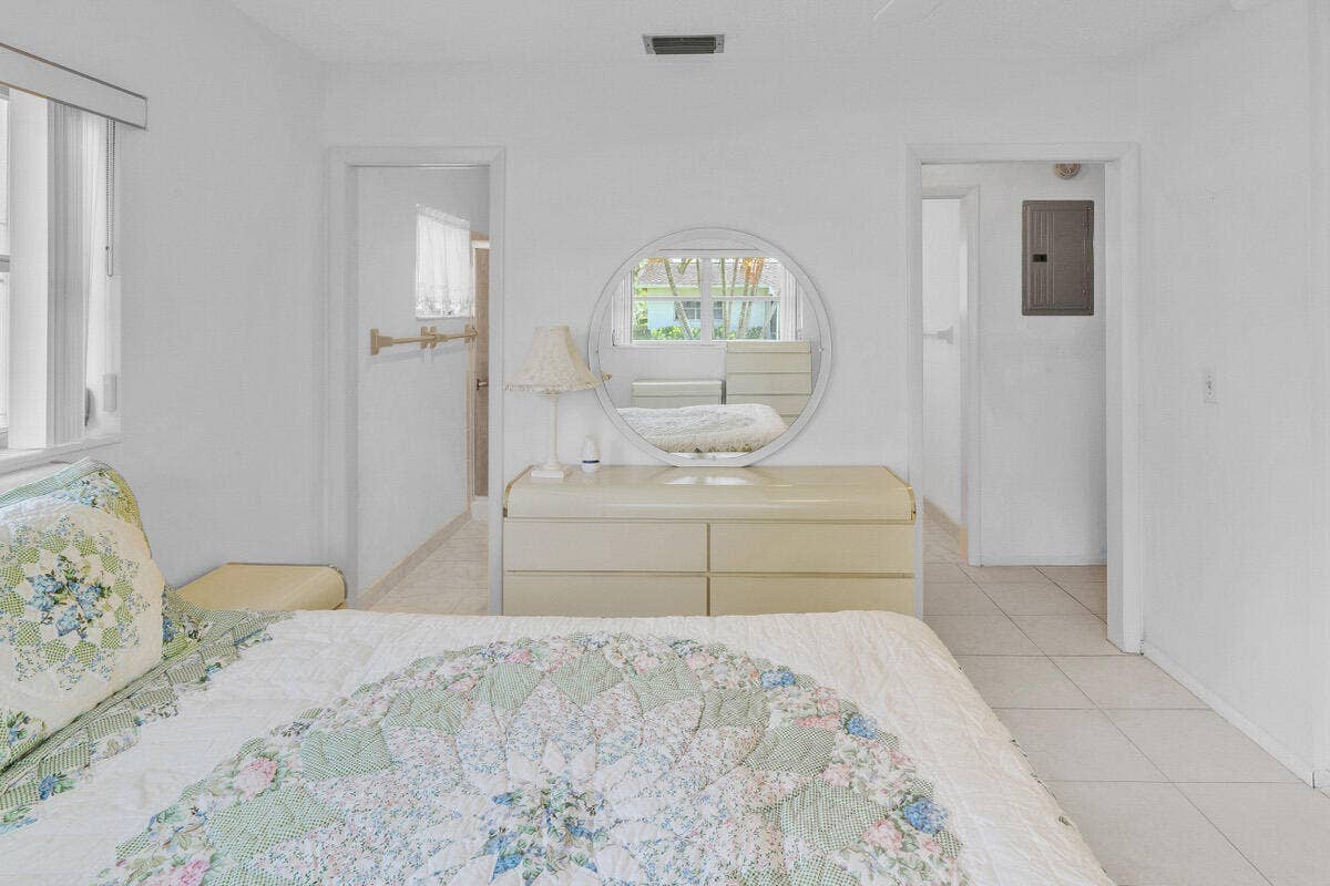 10 Bedroom (5)