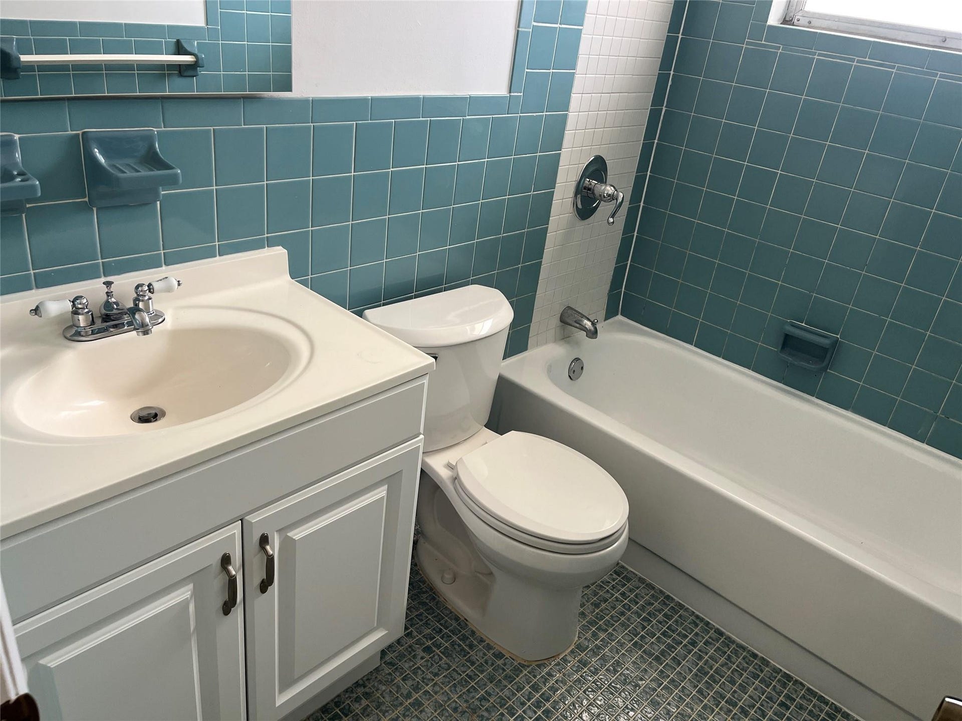 5517 SW 24TH Avenue, Fort Lauderdale, Dania Beach, FL 33312 Second bathroom