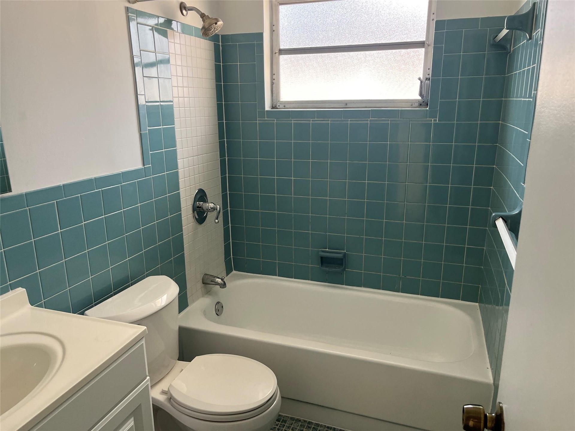 5517 SW 24TH Avenue, Fort Lauderdale, Dania Beach, FL 33312 Second Bathroom