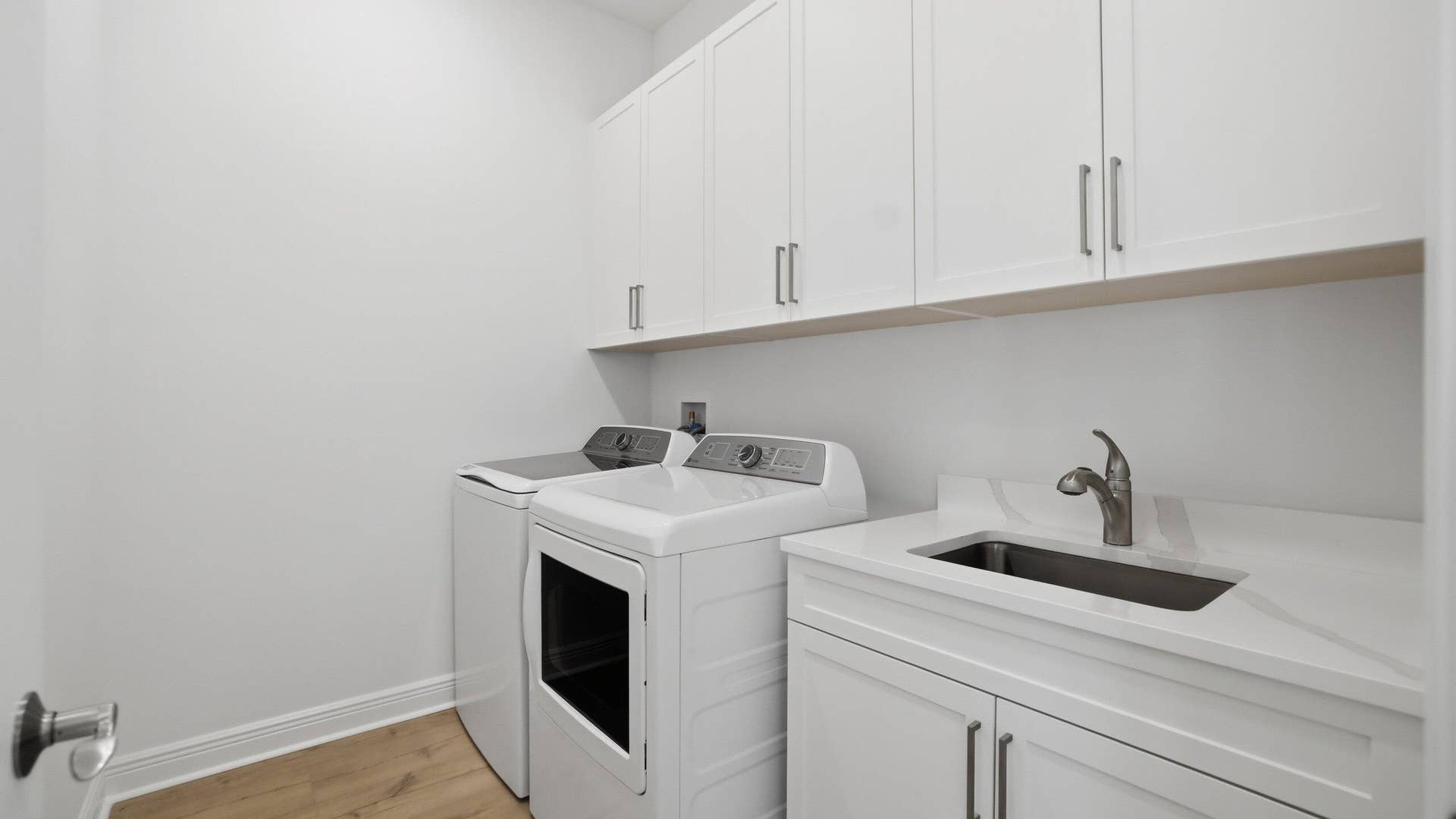 12965 SW LEOPOLD Way, Port St Lucie, FL 34987 Laundry