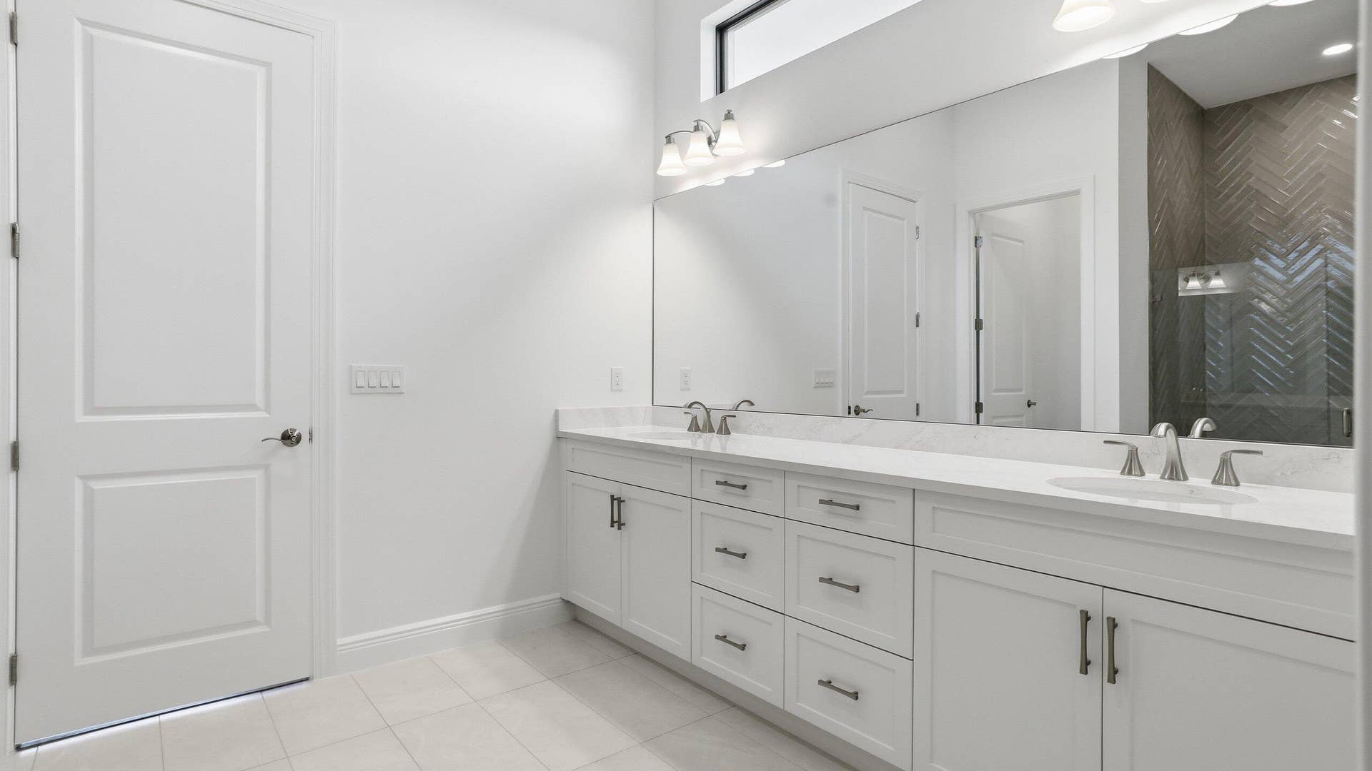 12678 SW Lunata Way, Port St Lucie, FL 34987 Owner's Bath