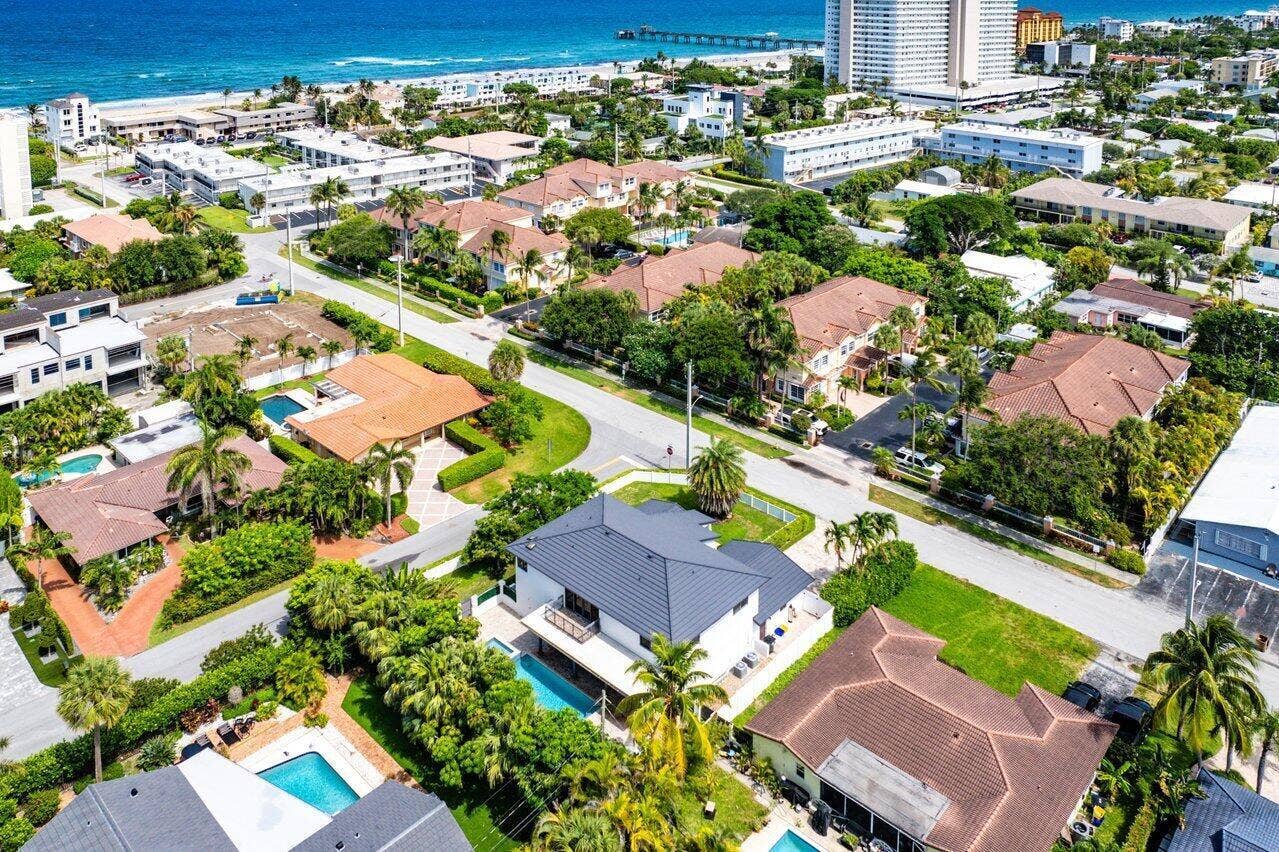 811 SE 31st Street, Boca Raton, FL 33432 048-811Southeast31stStreet-BocaRaton-FL-
