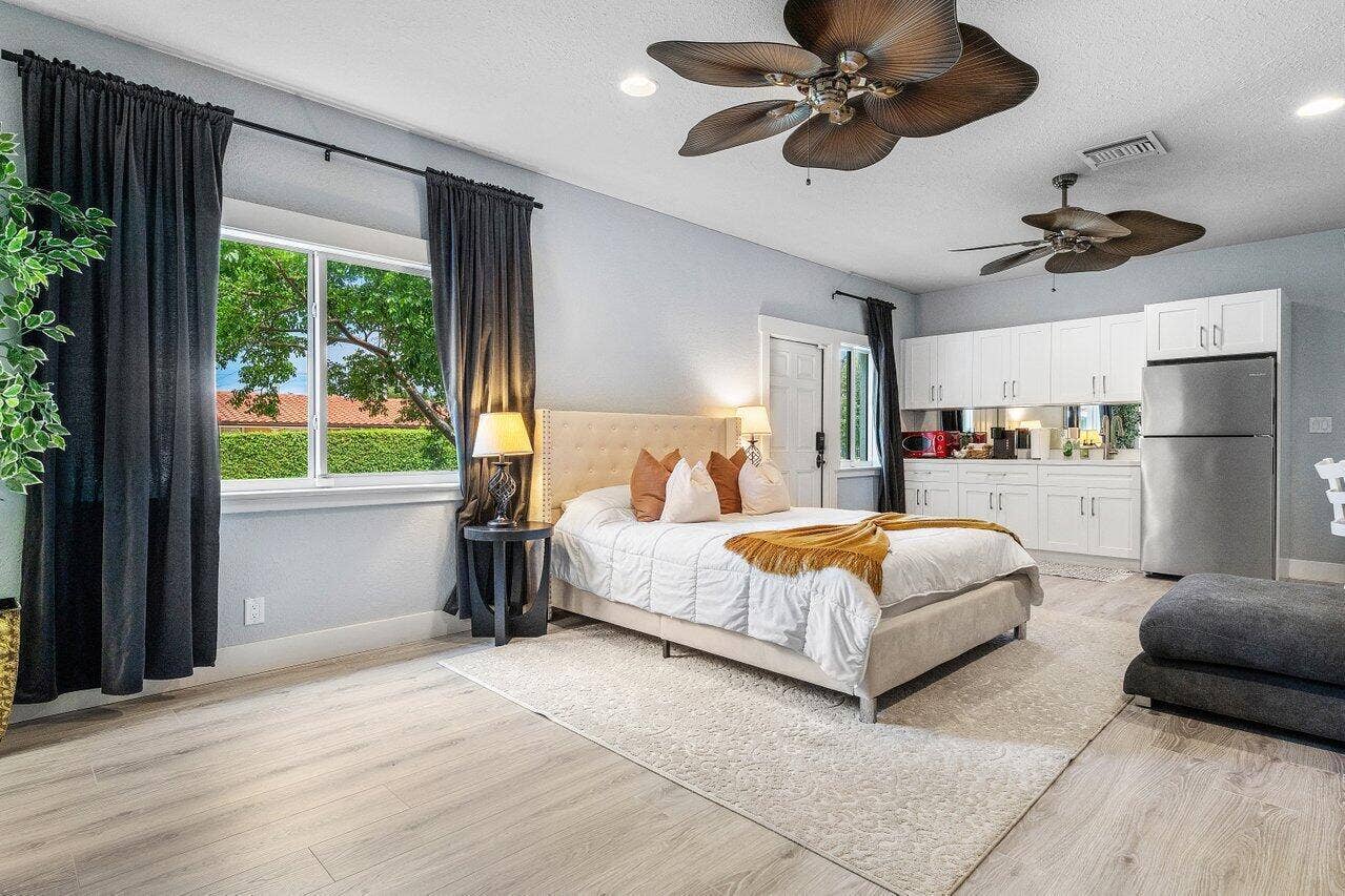 811 SE 31st Street, Boca Raton, FL 33432 018-811Southeast31stStreet-BocaRaton-FL-