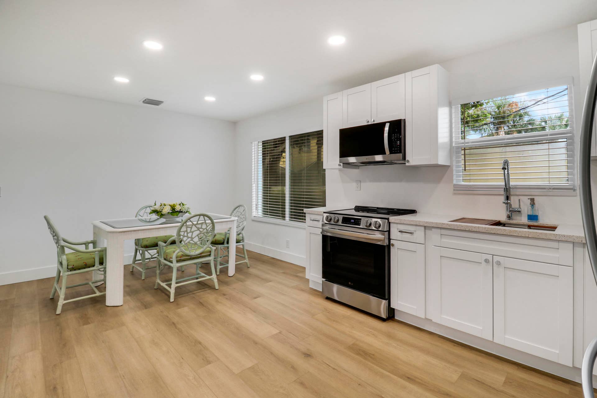 2516 Lorraine Court, North Palm Beach, FL 33403 House-15