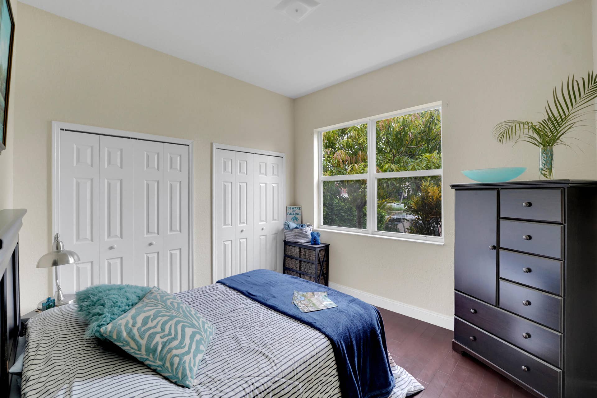 bedroom 2 with a view