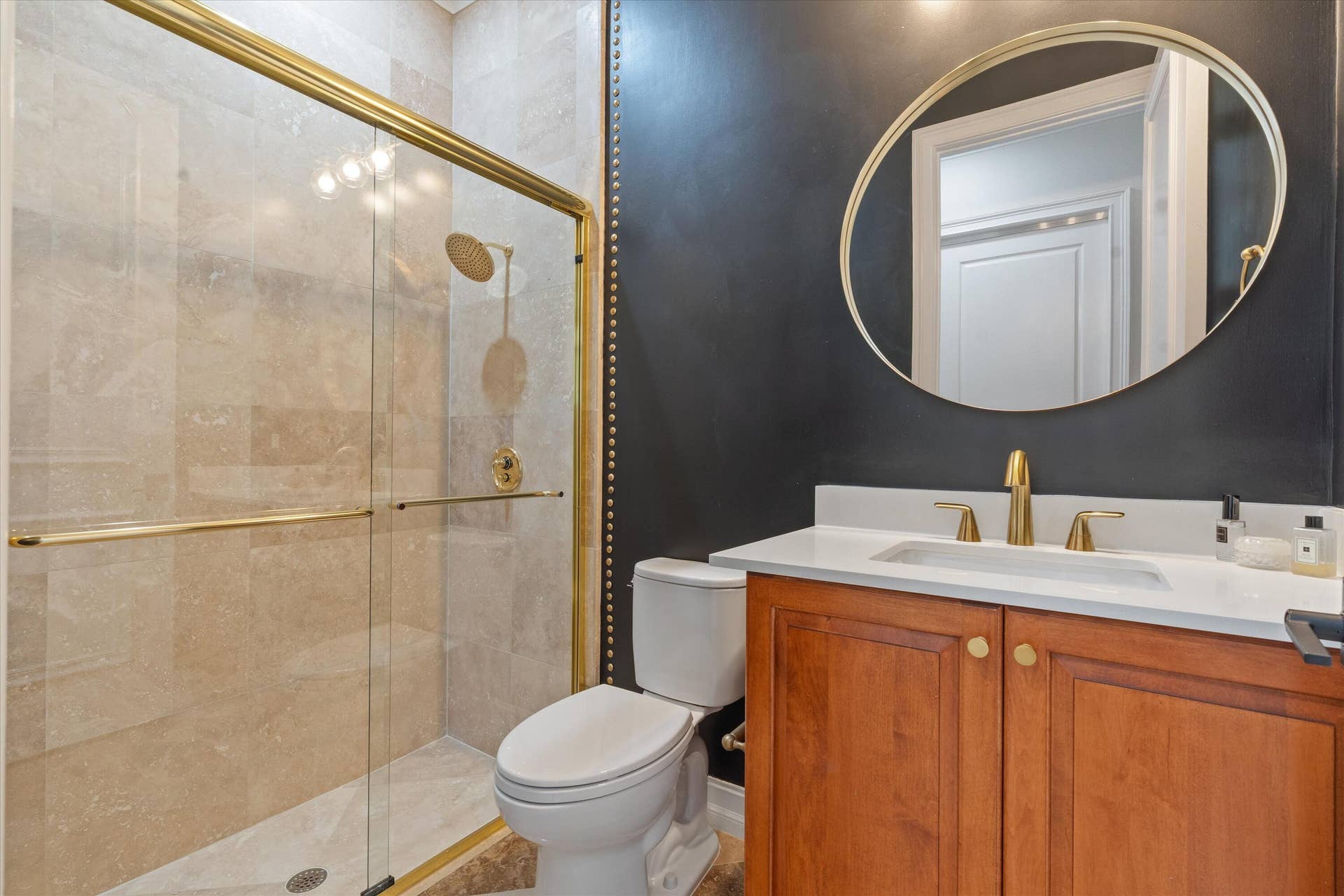 Guest Bath 4