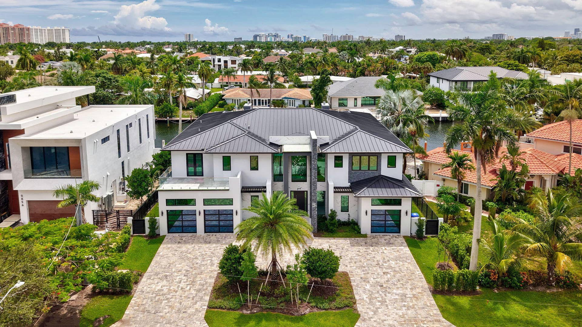 2848 NE 26TH Place, Fort Lauderdale, FL 33306 2-web-or-mls-DJI_20260901134152_0011_D_2