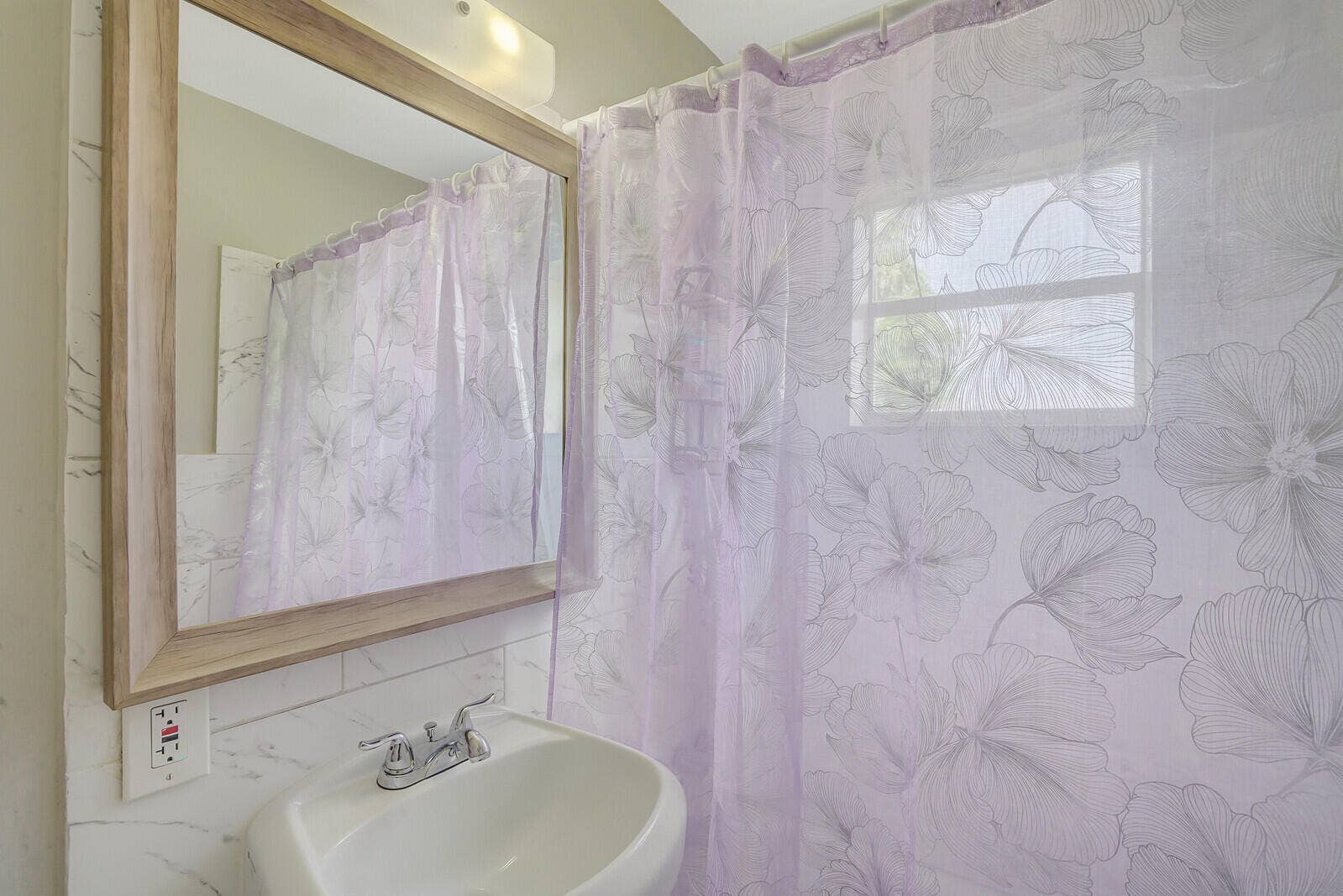 1225 W 10th Street, Riviera Beach, FL 33404 11_Image_11_mls