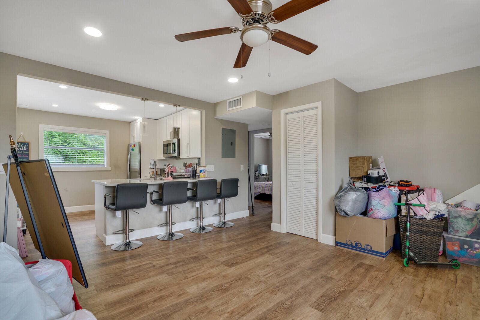 1225 W 10th Street, Riviera Beach, FL 33404 05_Image_5_mls