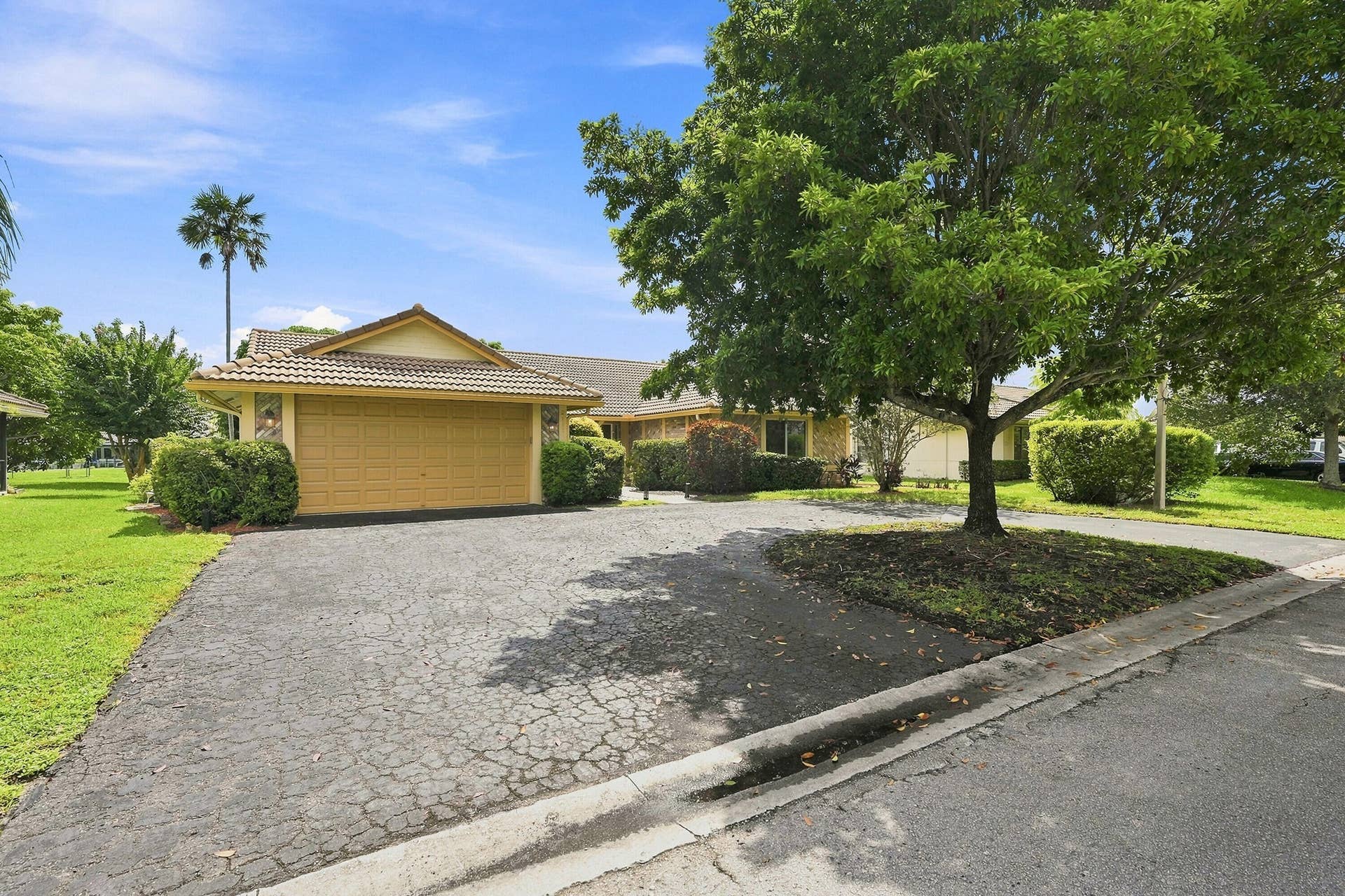 2111 NW 86TH Way, Coral Springs, FL 33071 04_dsc_7033