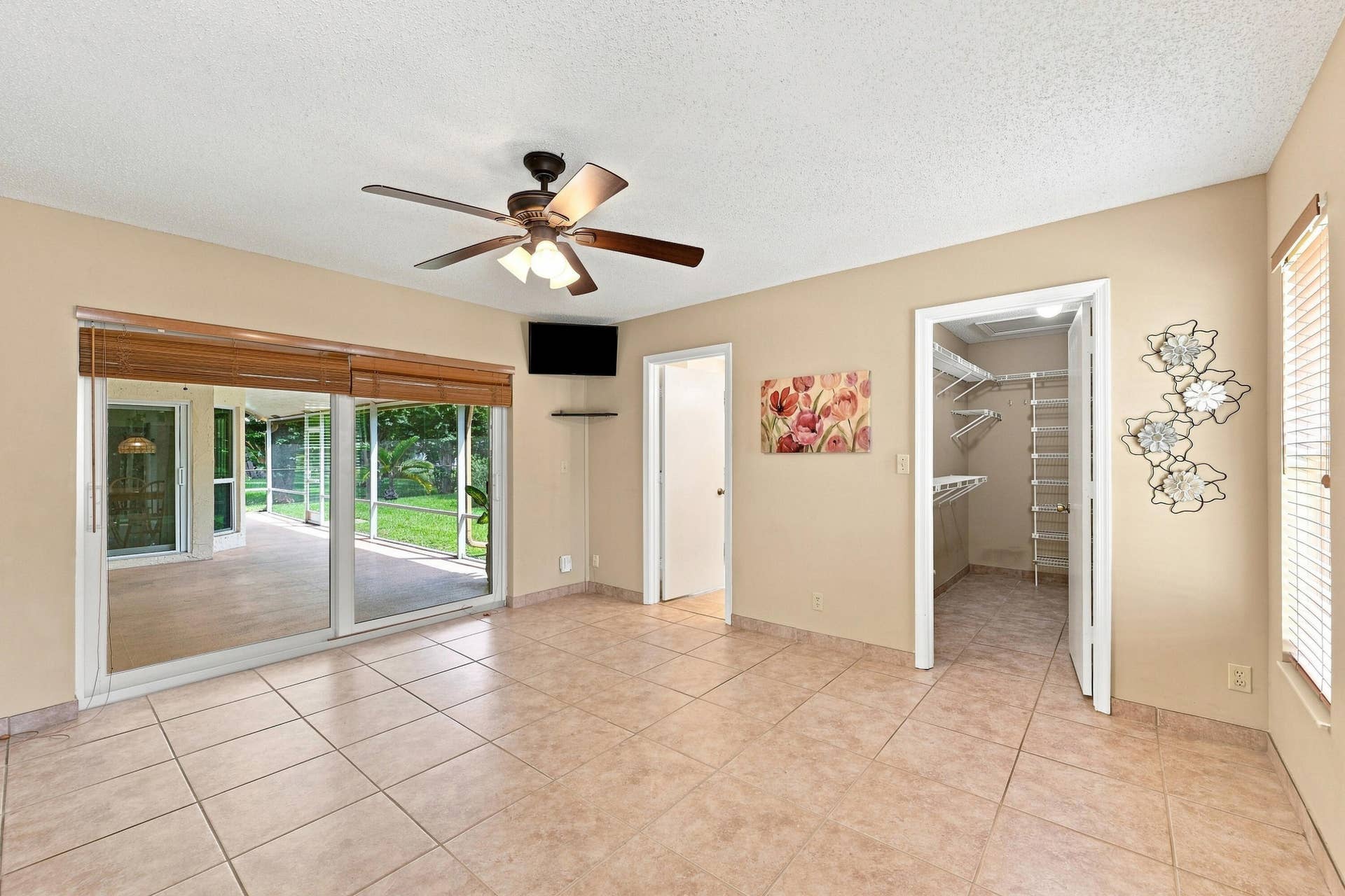 2111 NW 86TH Way, Coral Springs, FL 33071 19_dsc_7118_with_tv
