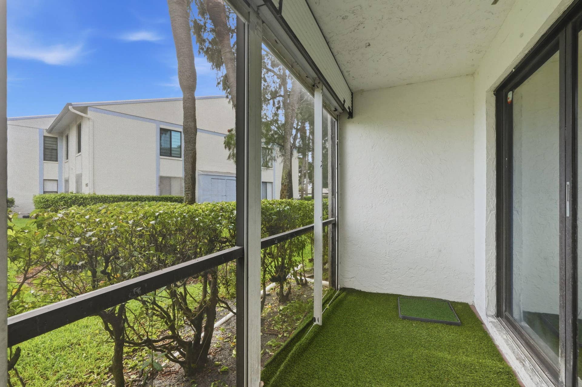 28-web-or-mls-1104_Green_Pine_Boulevard_