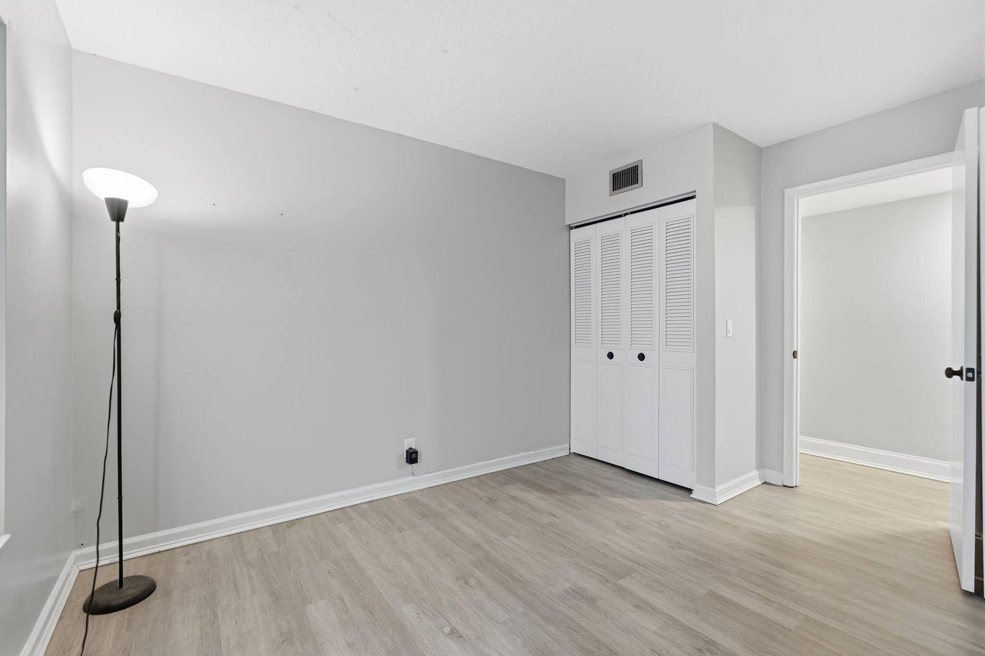 14-web-or-mls-1104_Green_Pine_Boulevard_