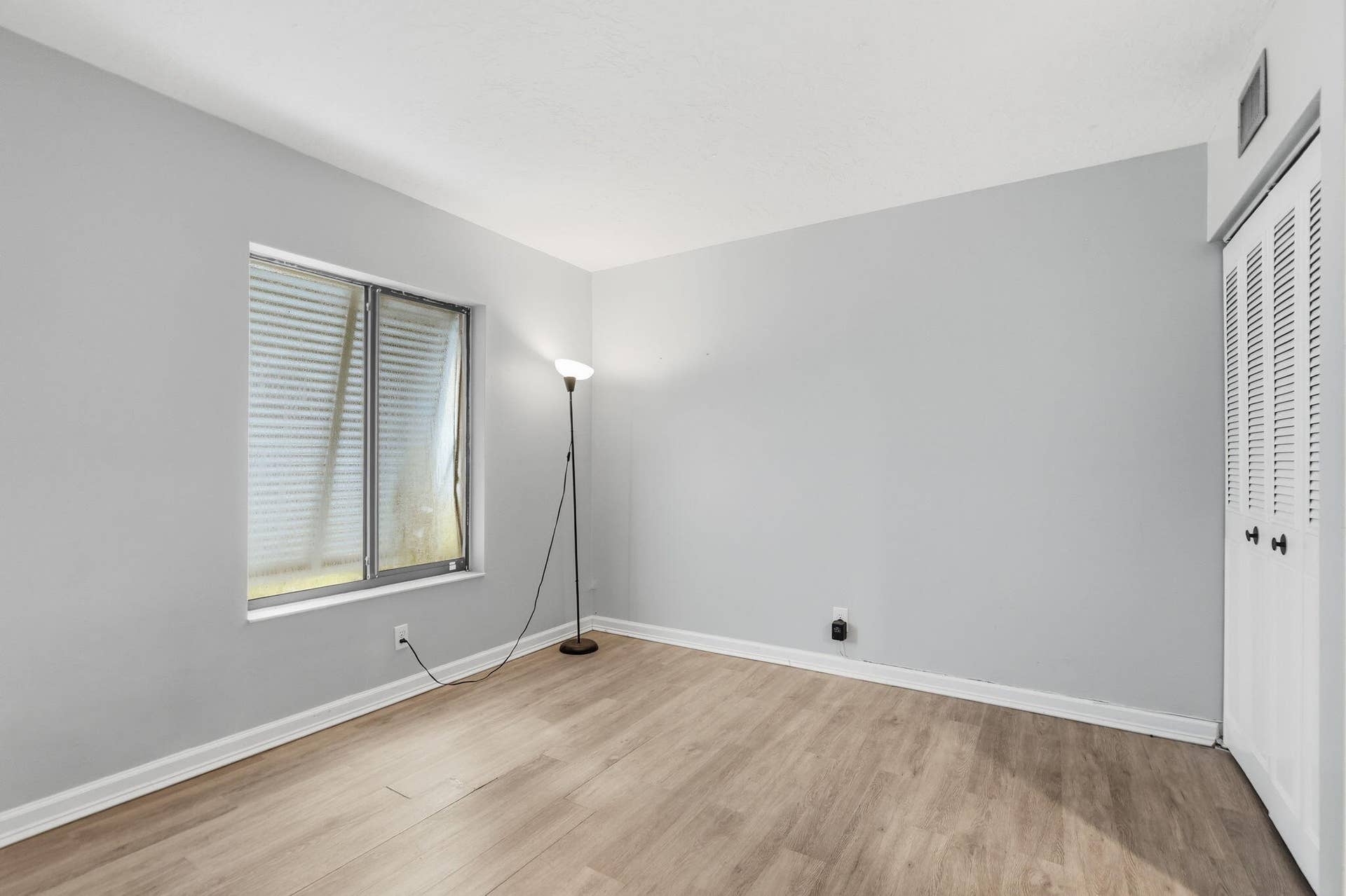 12-web-or-mls-1104_Green_Pine_Boulevard_