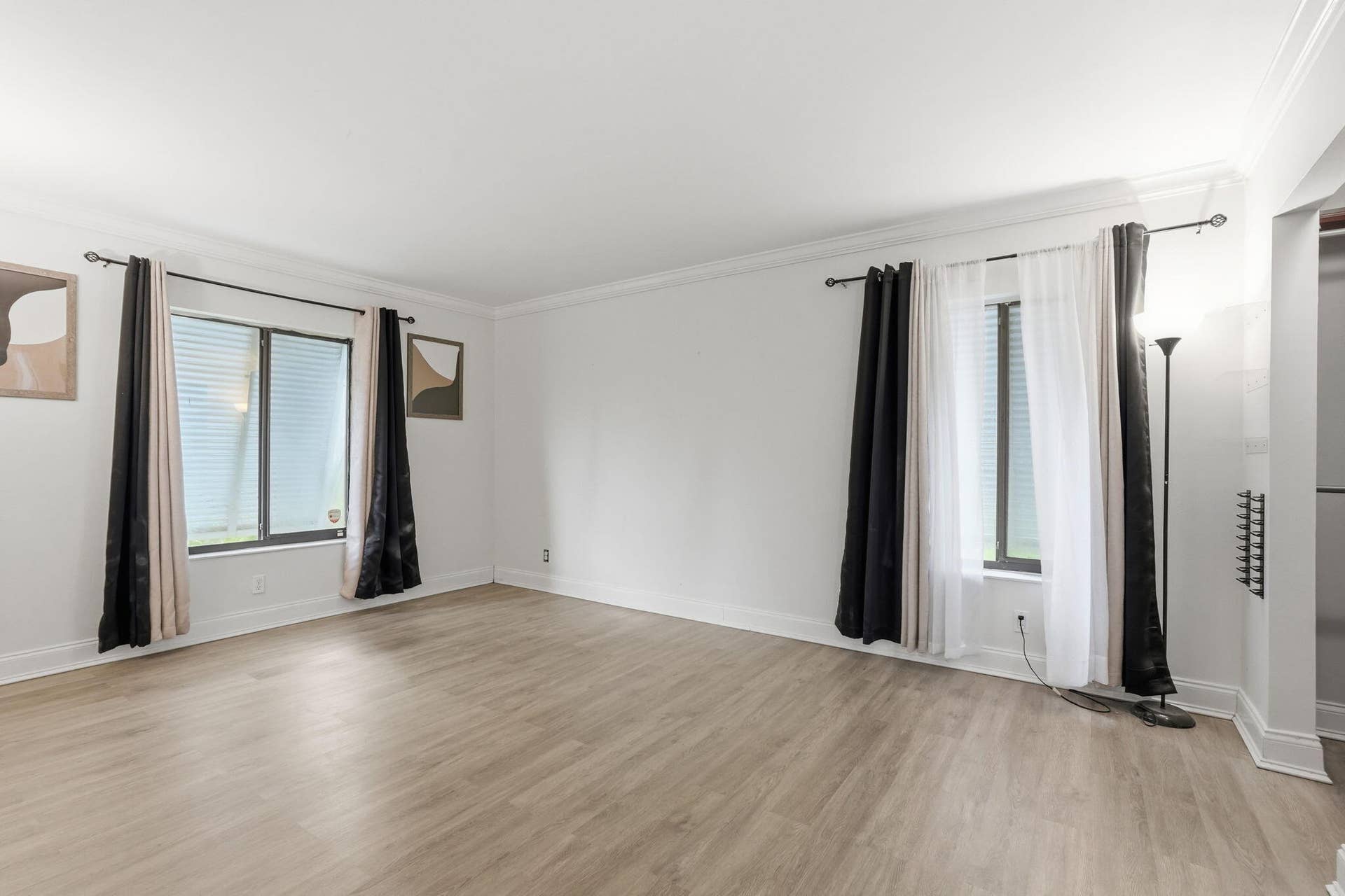1-web-or-mls-1104_Green_Pine_Boulevard_U
