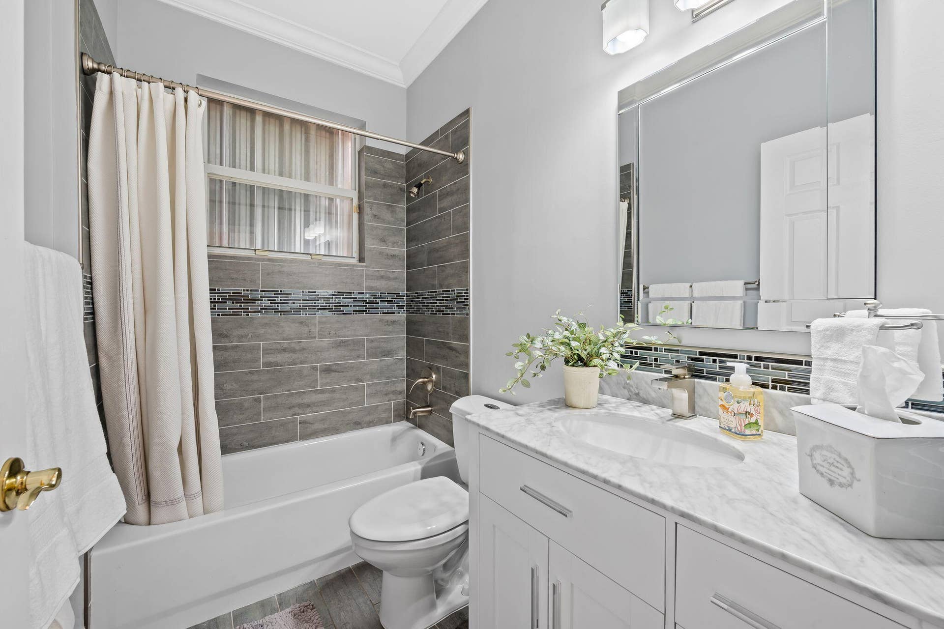 5019 SW 164th Avenue, Miramar, FL 33027 1st Bathroom