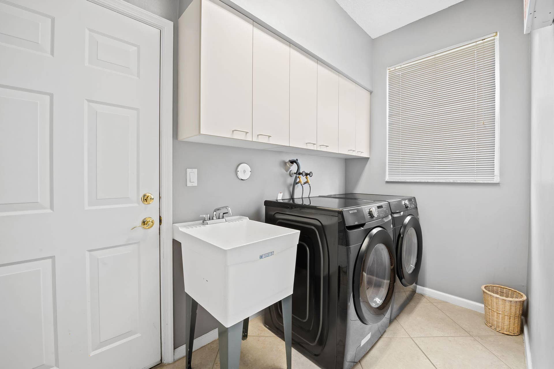 5019 SW 164th Avenue, Miramar, FL 33027 W/D with Sink