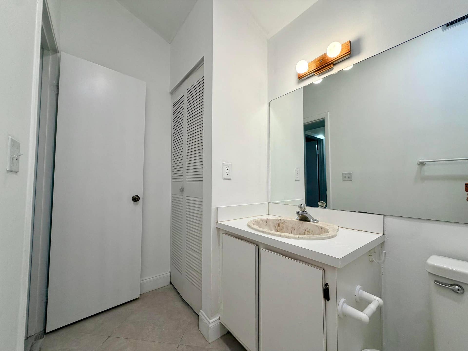 1720 NW 73rd Avenue, Plantation, FL 33313 IMG_7673