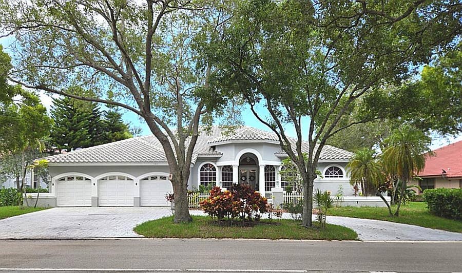 Property photo for 1811 Eagle Trace Boulevard W, Coral Springs, FL
