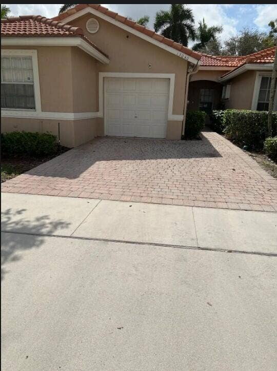 garage and drive1