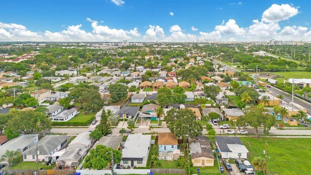 2220 HOPE Street, Hollywood, FL 33020 024_trevisuality_2220_hope_st-24_949