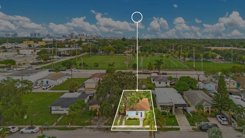 2220 HOPE Street, Hollywood, FL 33020 025_trevisuality_2220_hope_st-25_842