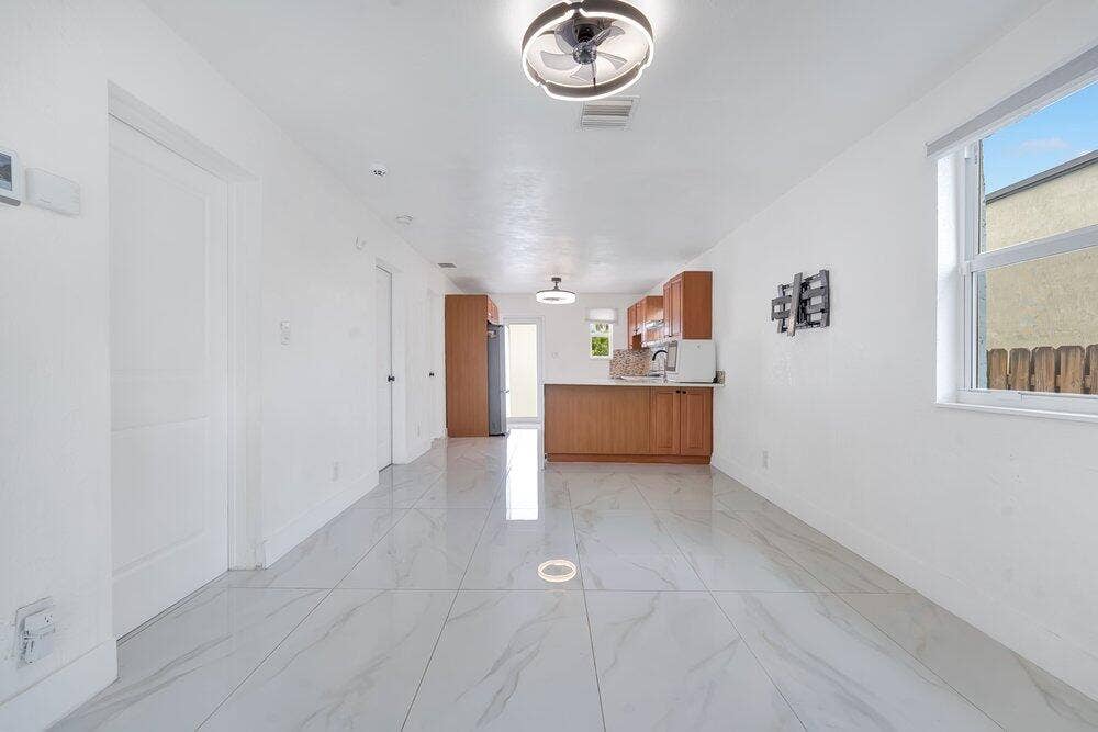 2220 HOPE Street, Hollywood, FL 33020 Living Room
