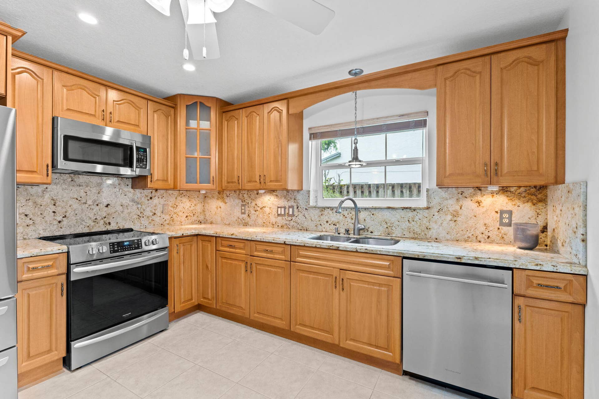 22-web-or-mls-A7407605
