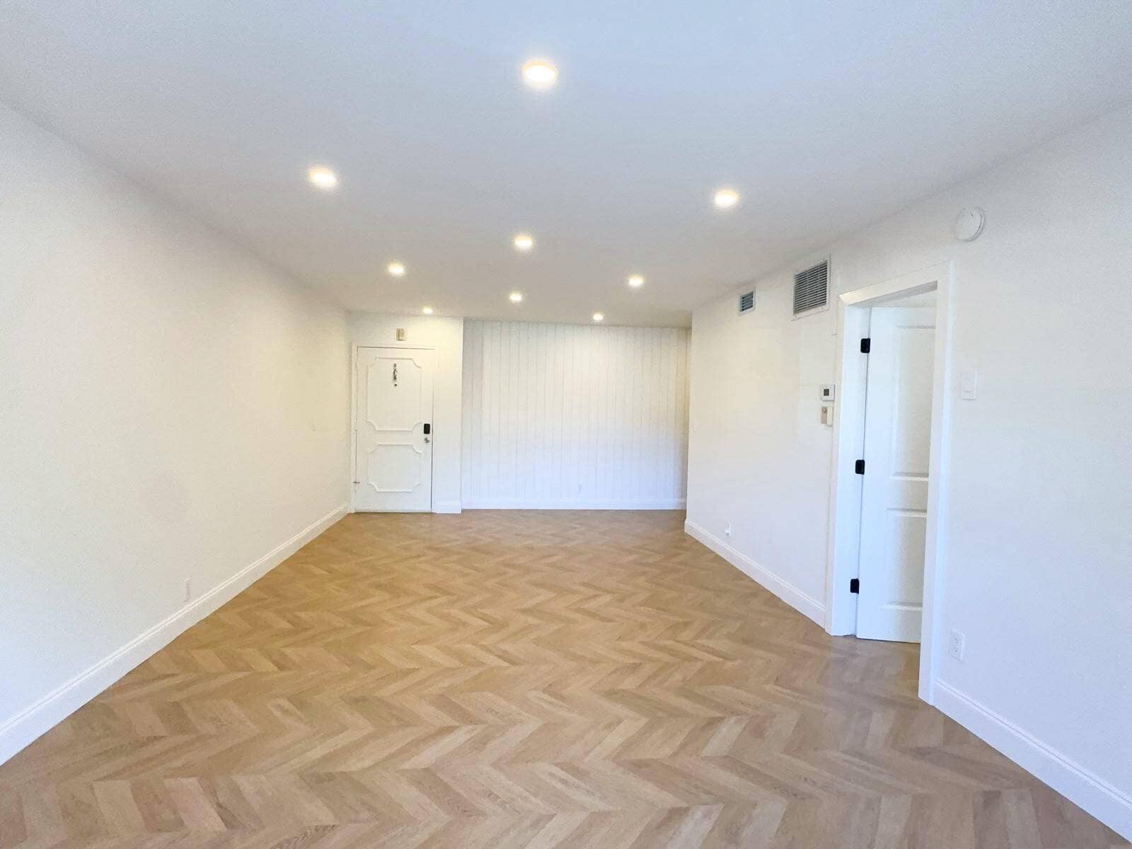 9 NE 19TH Court, #211C, Wilton Manors, Wilton Manors, FL 33305 7319e9f1-dffc-4a7a-b9ad-2994468083f2