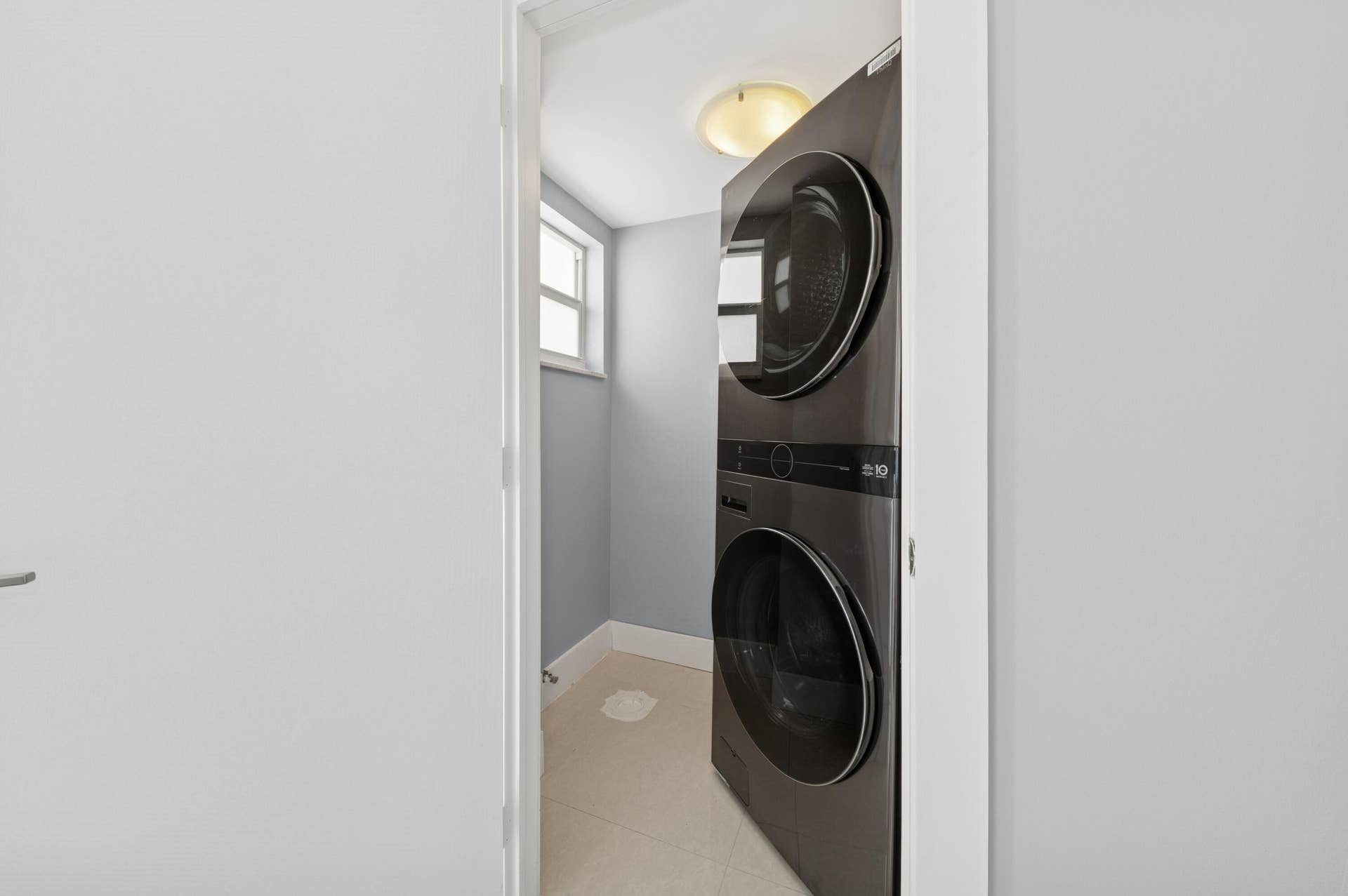 333 NE 21ST Avenue, #520, Deerfield Beach, Deerfield Beach, FL 33441 520 laundry