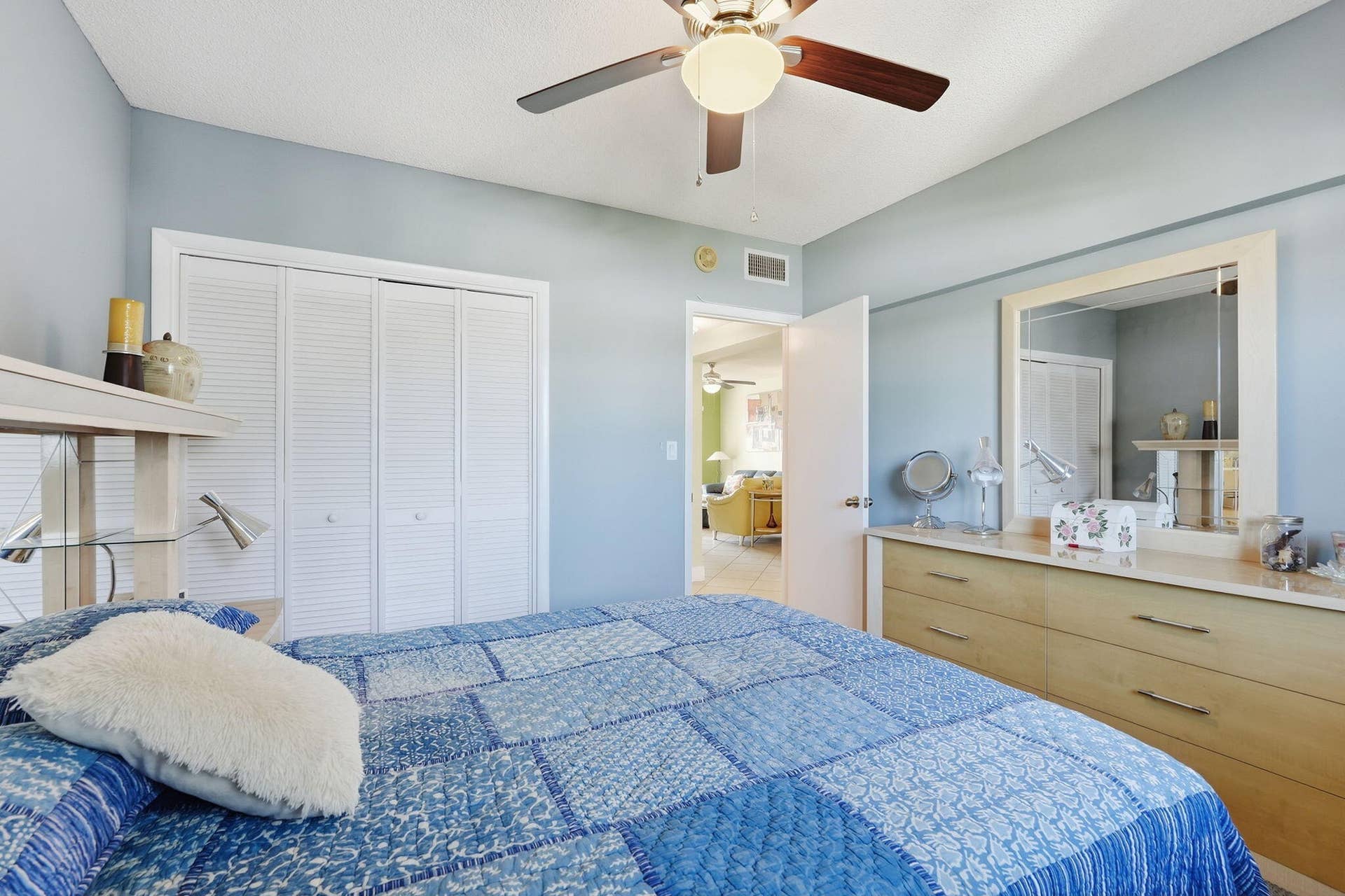 10-web-or-mls-4117_Bougainvilla_Dr_Apt_5